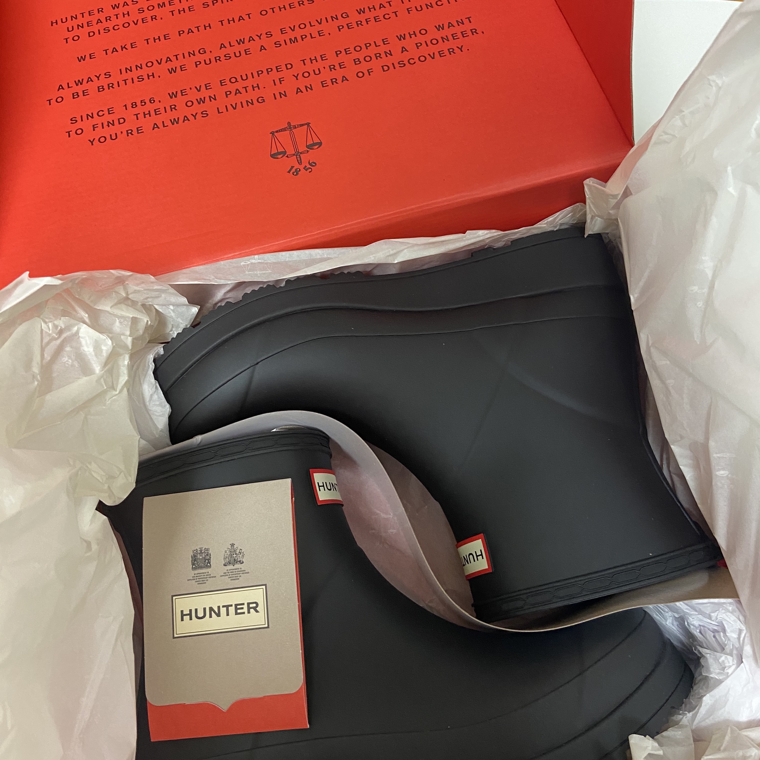 (W) Hunter Play Short Rain Boots Black 착용 스타일