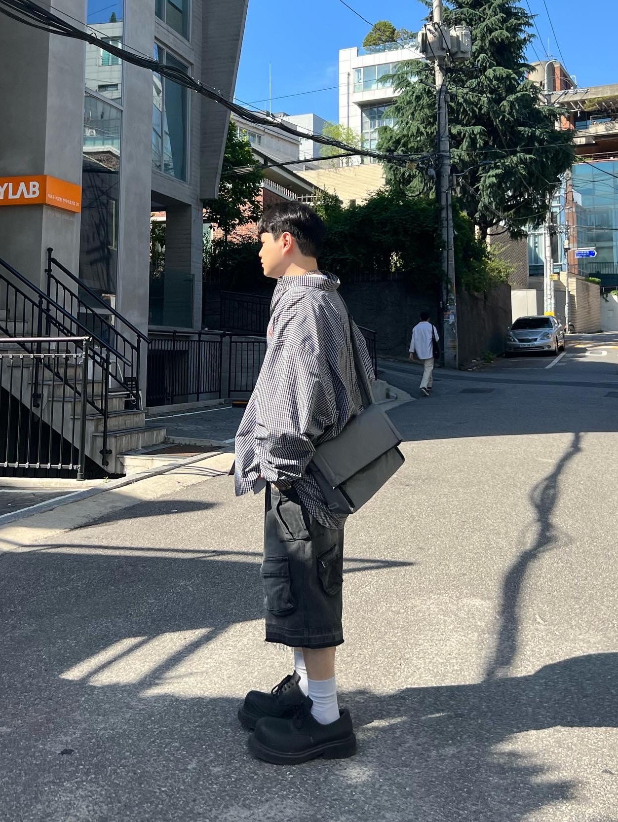 Balenciaga Micro Check Mix Poplin Sporty B Cosy Shirt Black White, Balenciaga Steroid Derby Black 착용 스타일