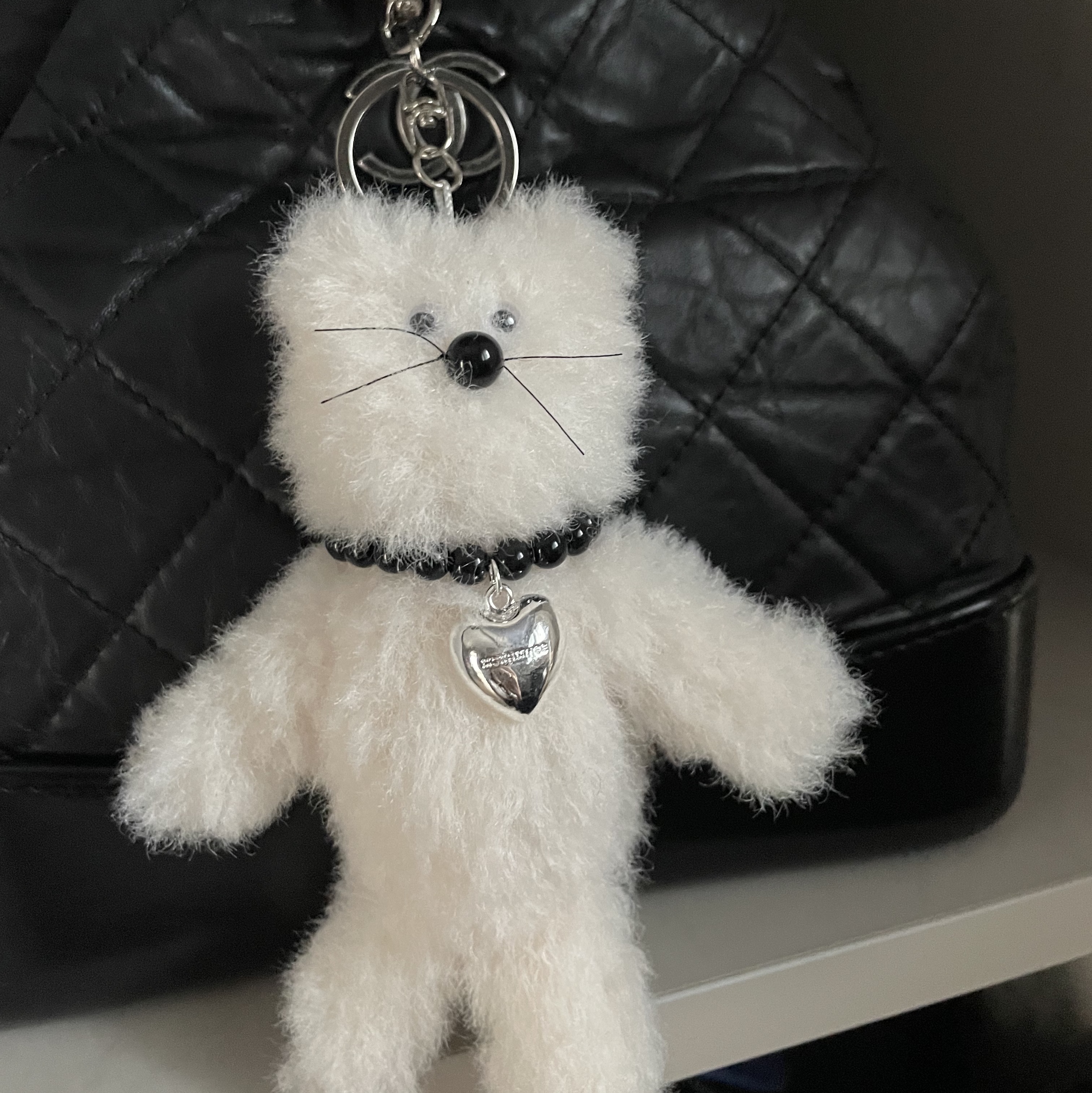 [KREAM 단독] Monamhee Creami Keyring Cream 착용 스타일