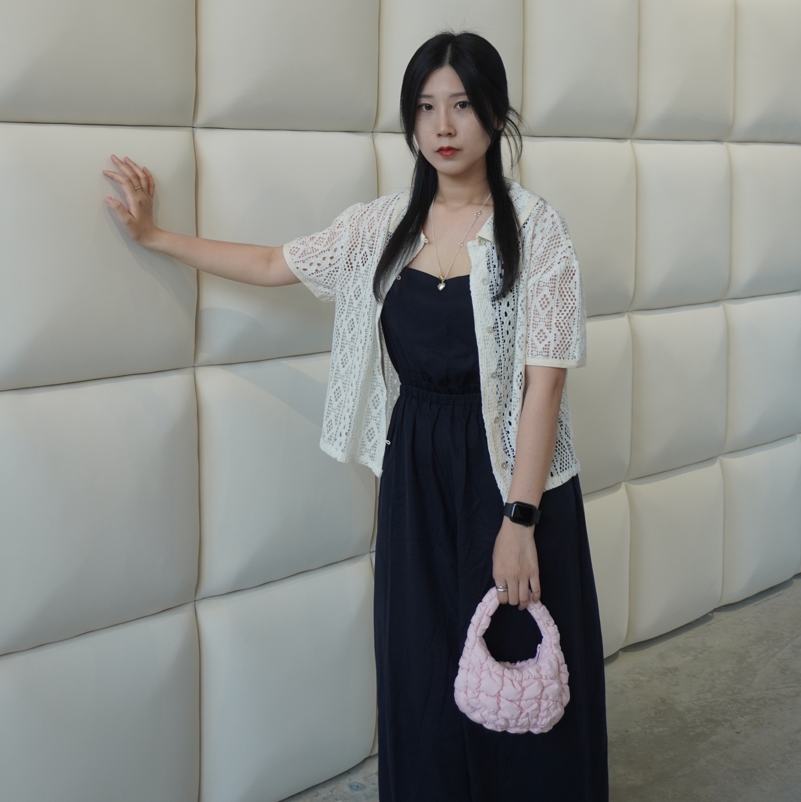 COS Quilted Oversized Shoulder Bag Purple, COS Quilted Micro Bag Pink 착용 스타일 - 2
