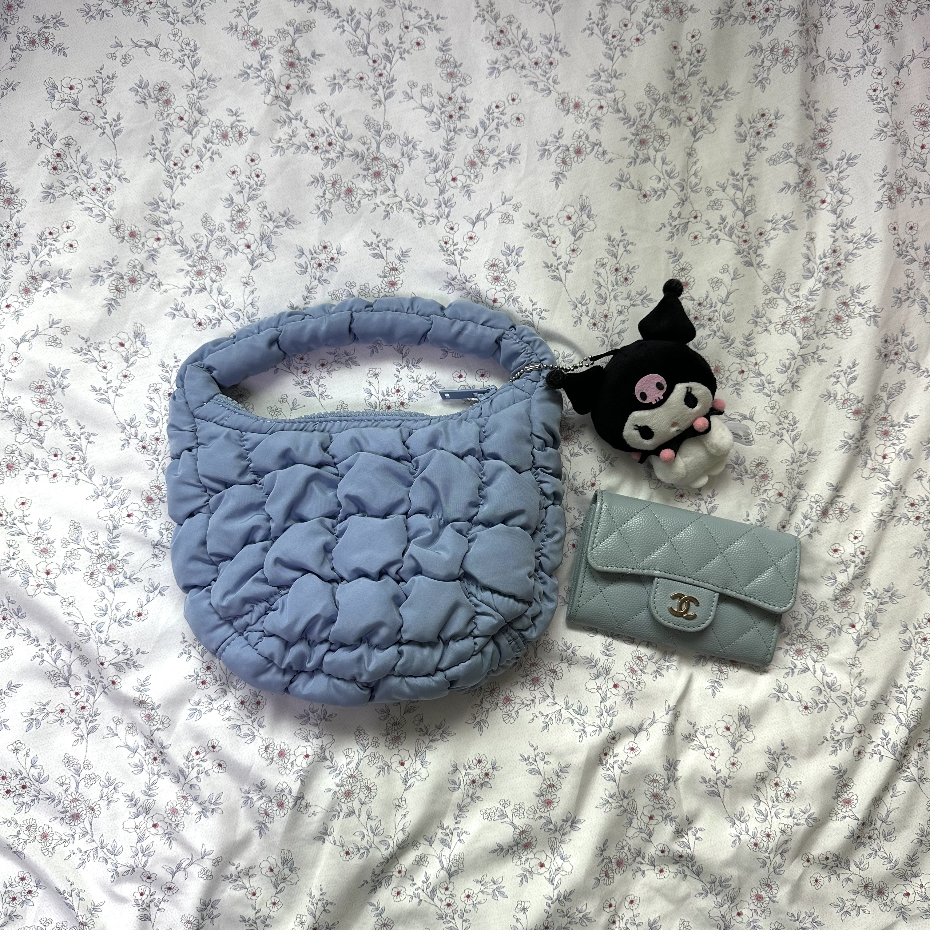 COS Quilted Micro Bag Blue 착용 스타일