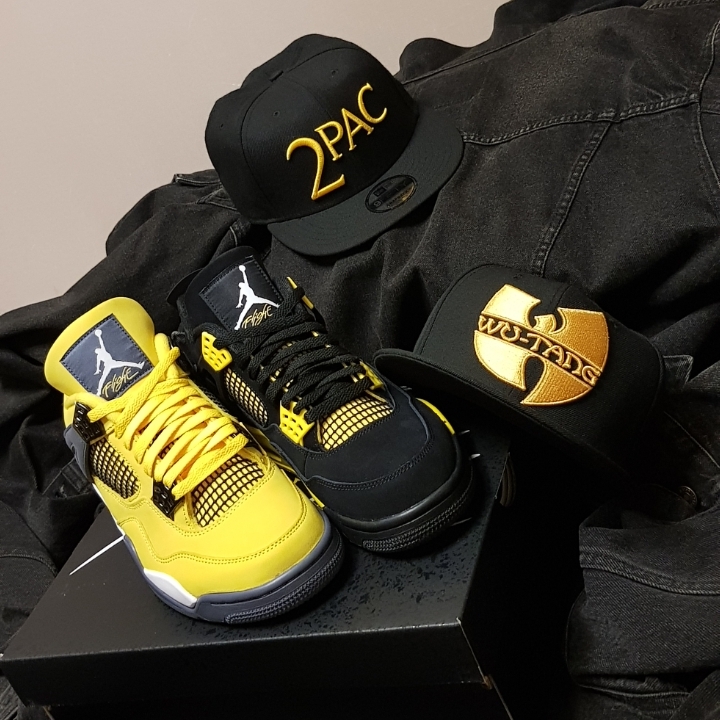 Jordan 4 Retro Thunder 2023, Jordan 4 Retro Tour Yellow 착용 스타일 - 4
