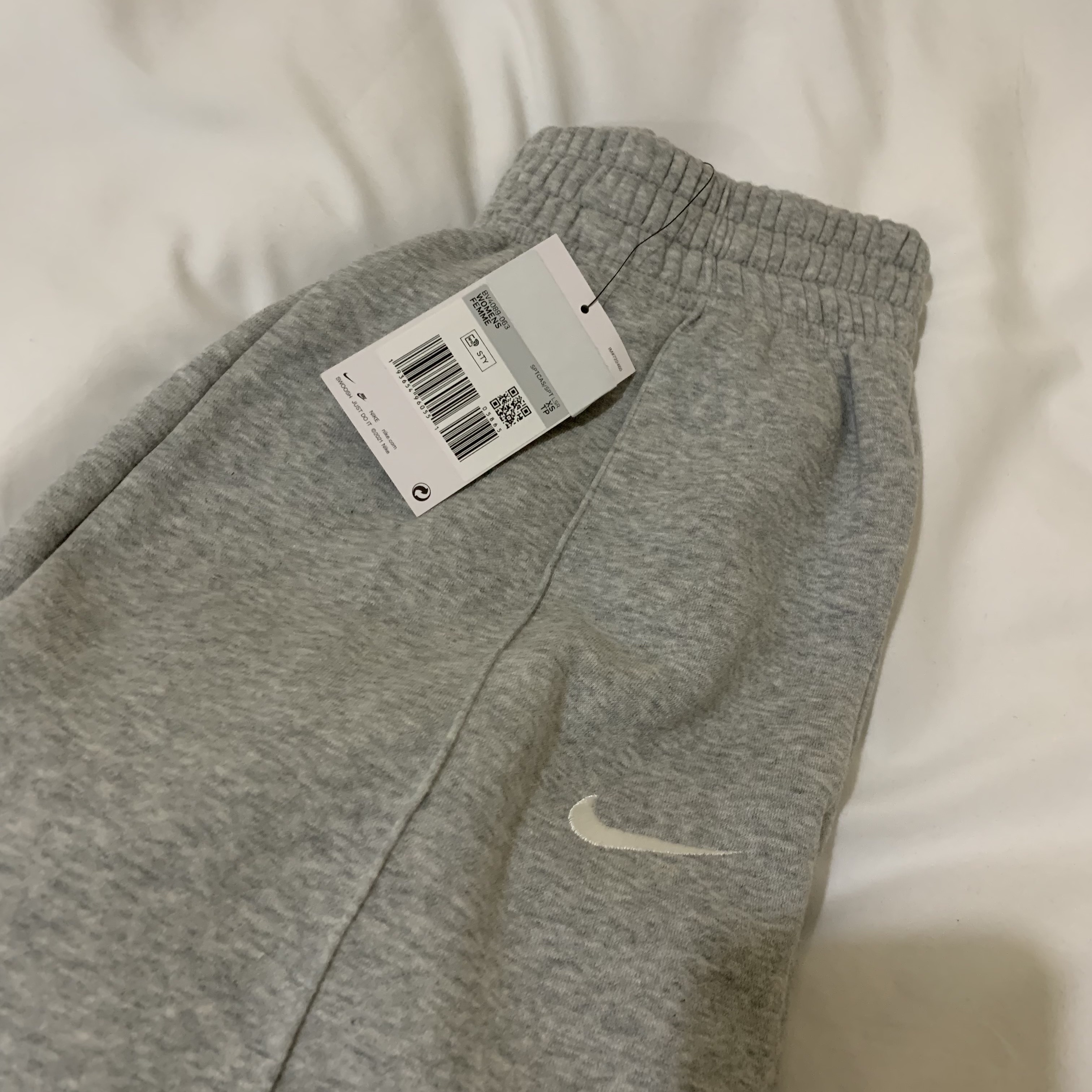 (W) Nike Essentials Sweatpants Dark Grey Heather - US/EU 착용 스타일 - 1