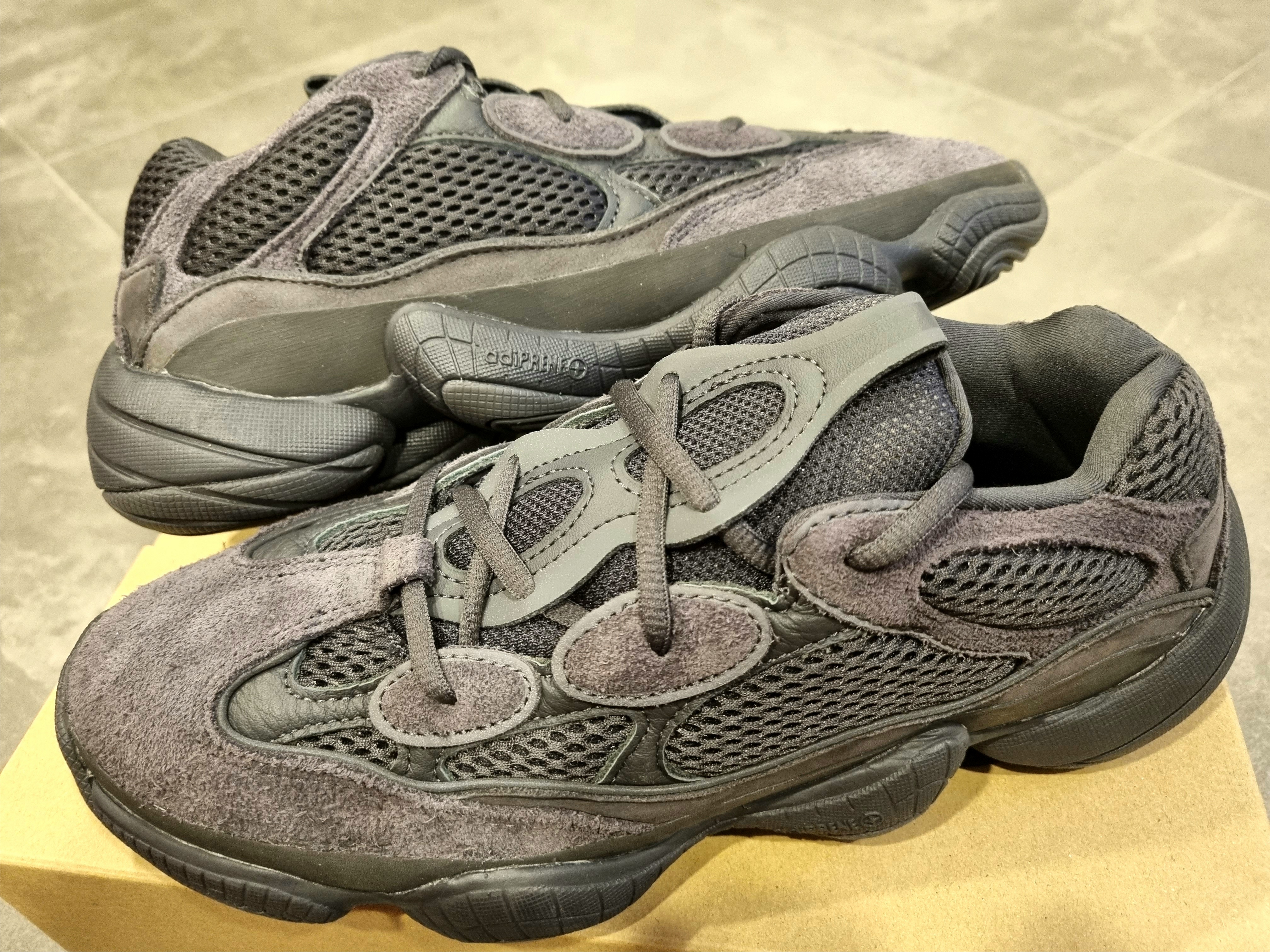 Adidas Yeezy 500 Utility Black 2022/2023 착용 스타일 - 5