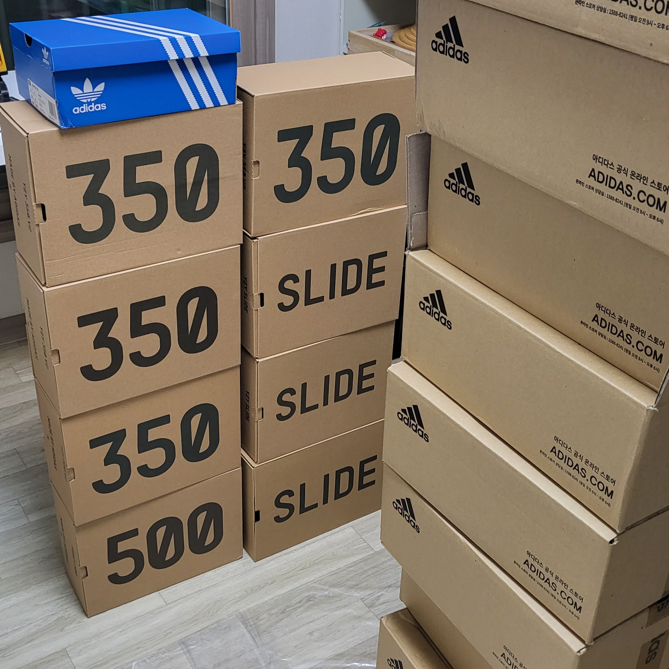 Adidas Yeezy Boost 350 V2 Onyx, Adidas Yeezy Boost 350 Pirate Black 2023 착용 스타일 - 1