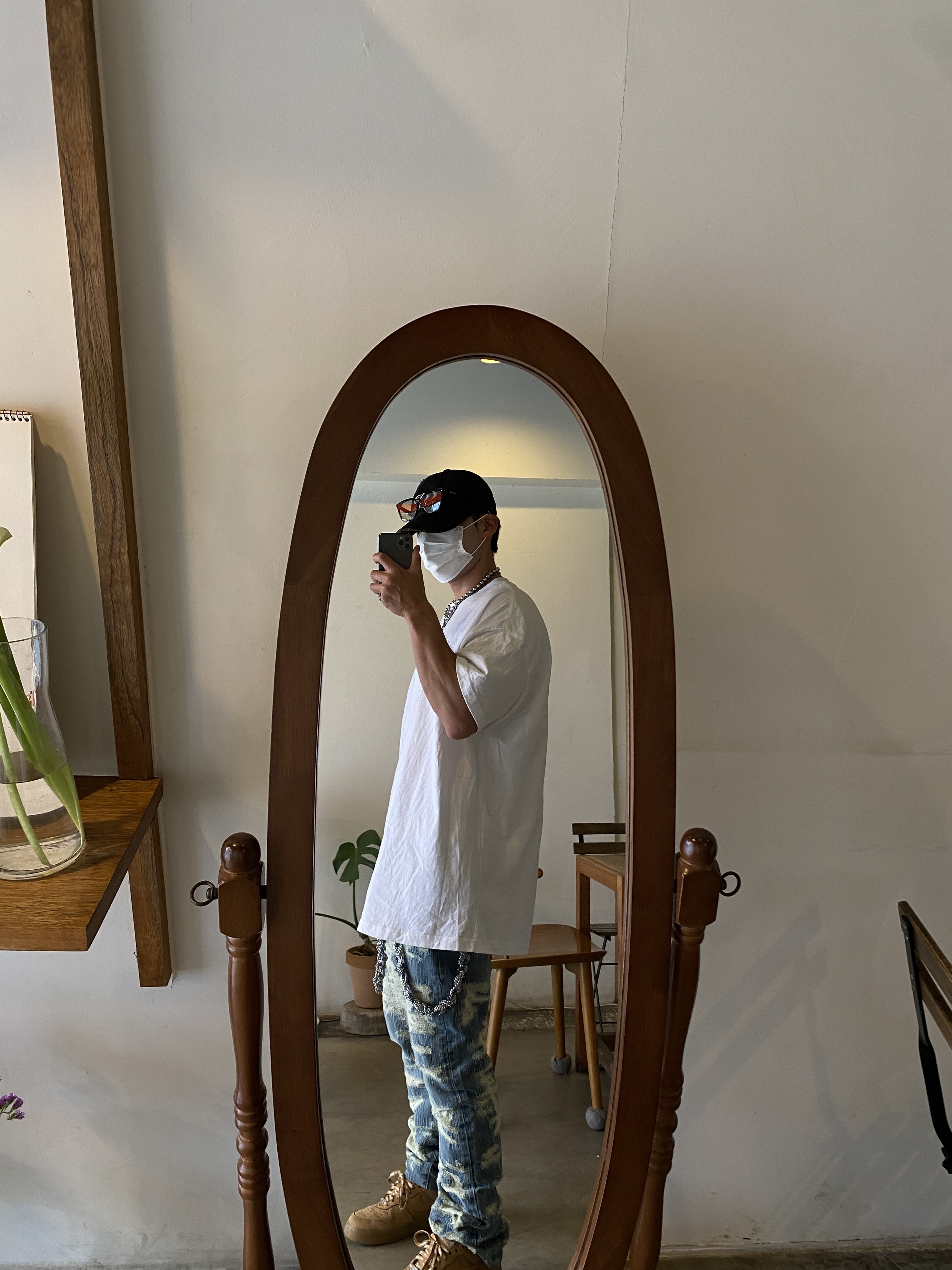 Undermycar x Konic Section Vol.2 Hard Destroyed Washed Jeans - 23SS, Civision by CSC Vison Destroyed Cap Washed Black 착용 스타일 - 1