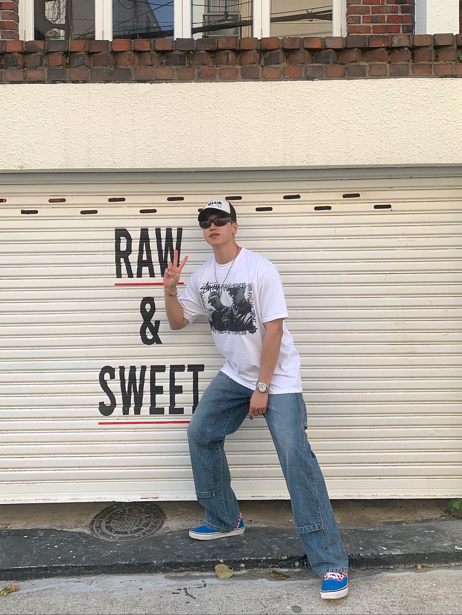 Stussy x Gang Starr Take It Personal T-Shirt White 착용 스타일 - 4