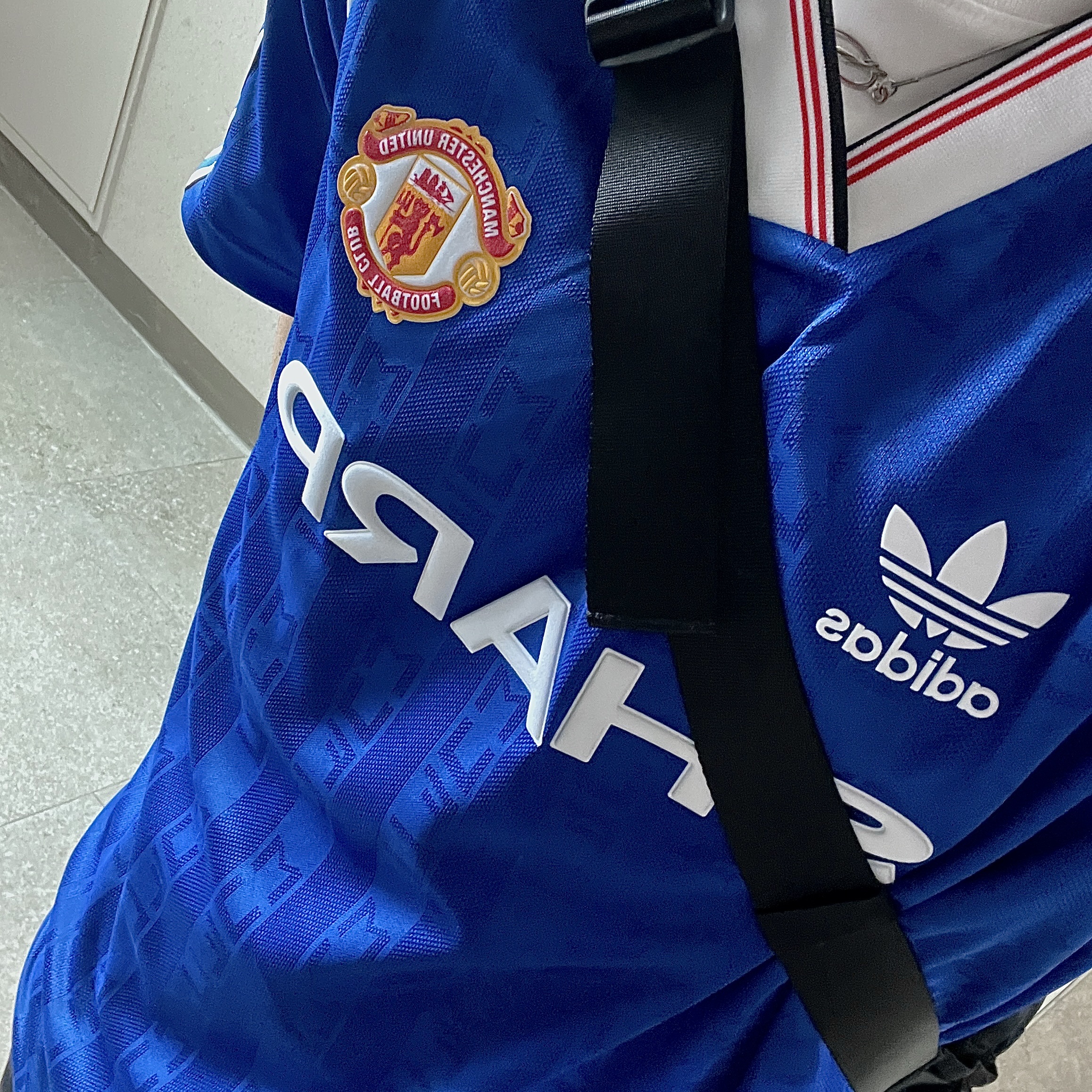 Adidas Manchester United 1988/90 Jersey Collegiate Royal - KR Sizing 착용 스타일
