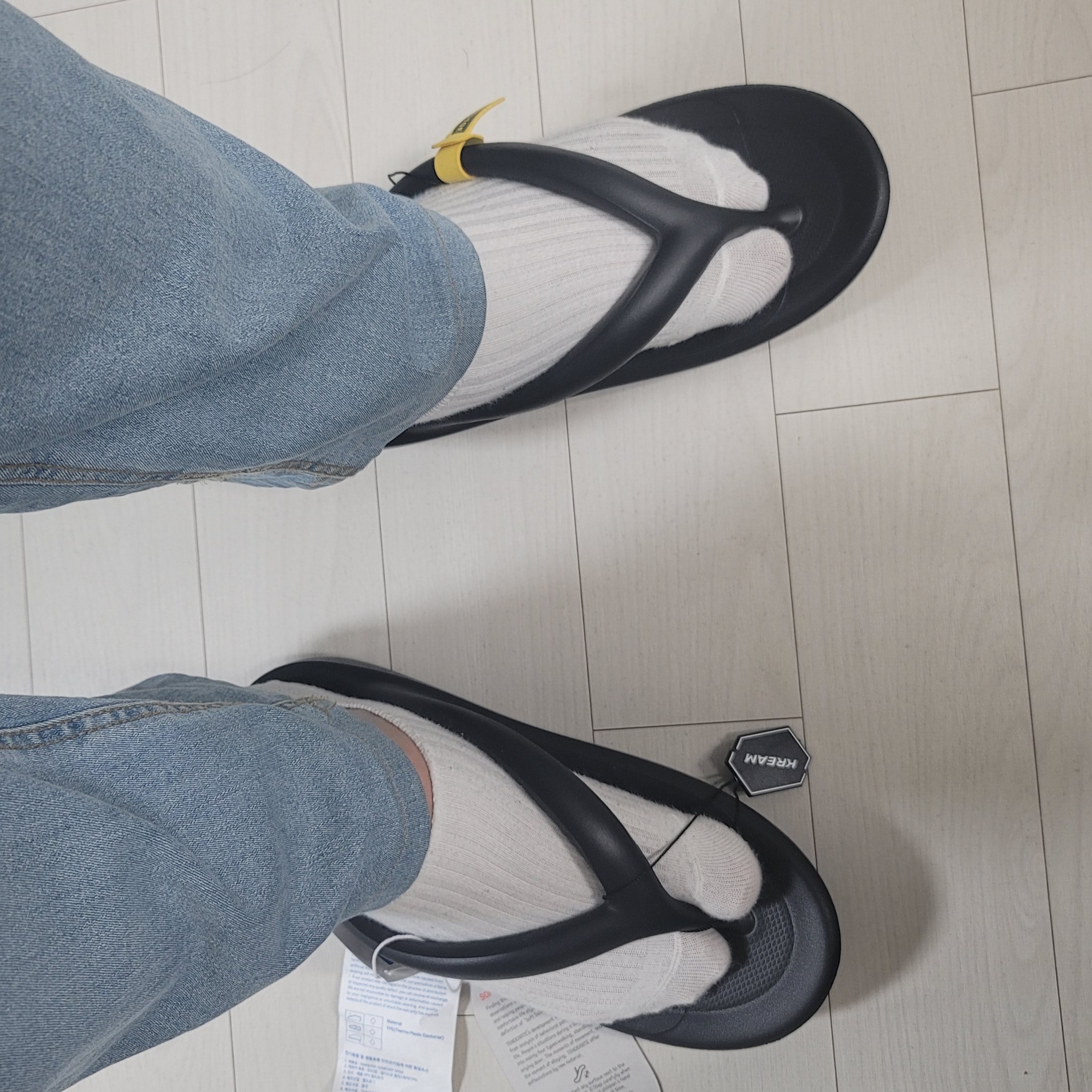 Taw&Toe Flip Flop Zerovity Bio Black 착용 스타일