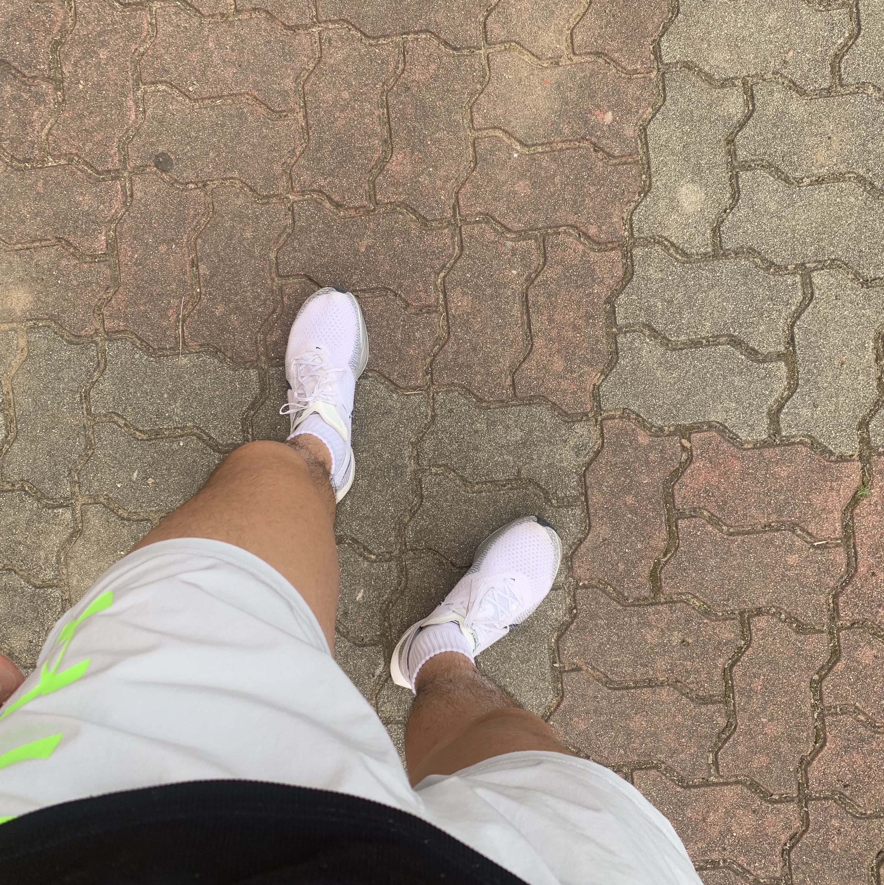 Nike ZoomX Vaporfly Next% 3 White Grey 착용 스타일 - 1