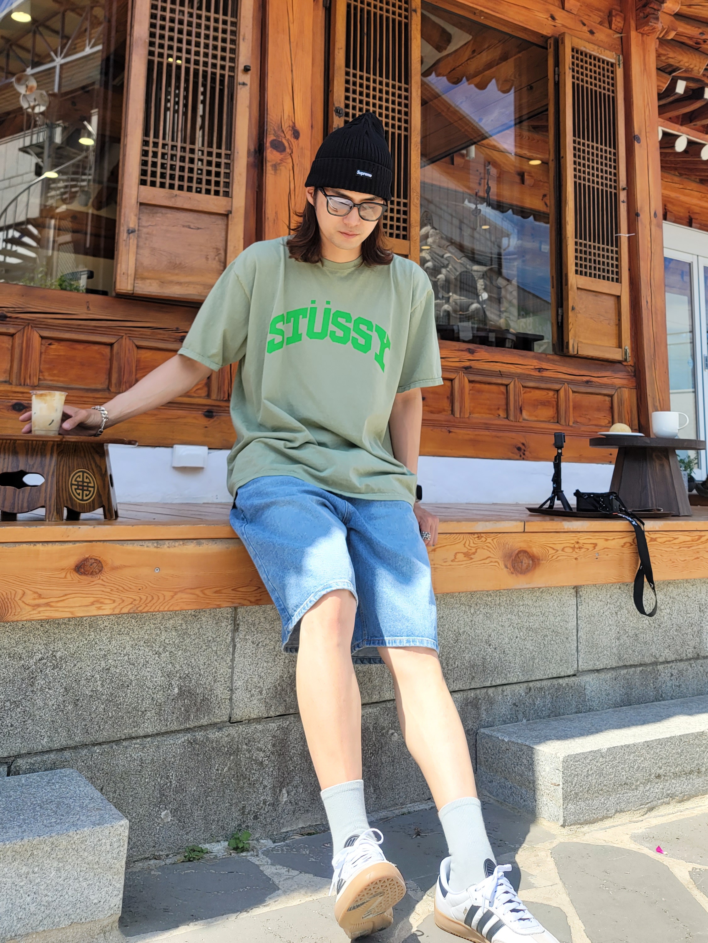 Supreme Overdyed Beanie Black 착용 스타일