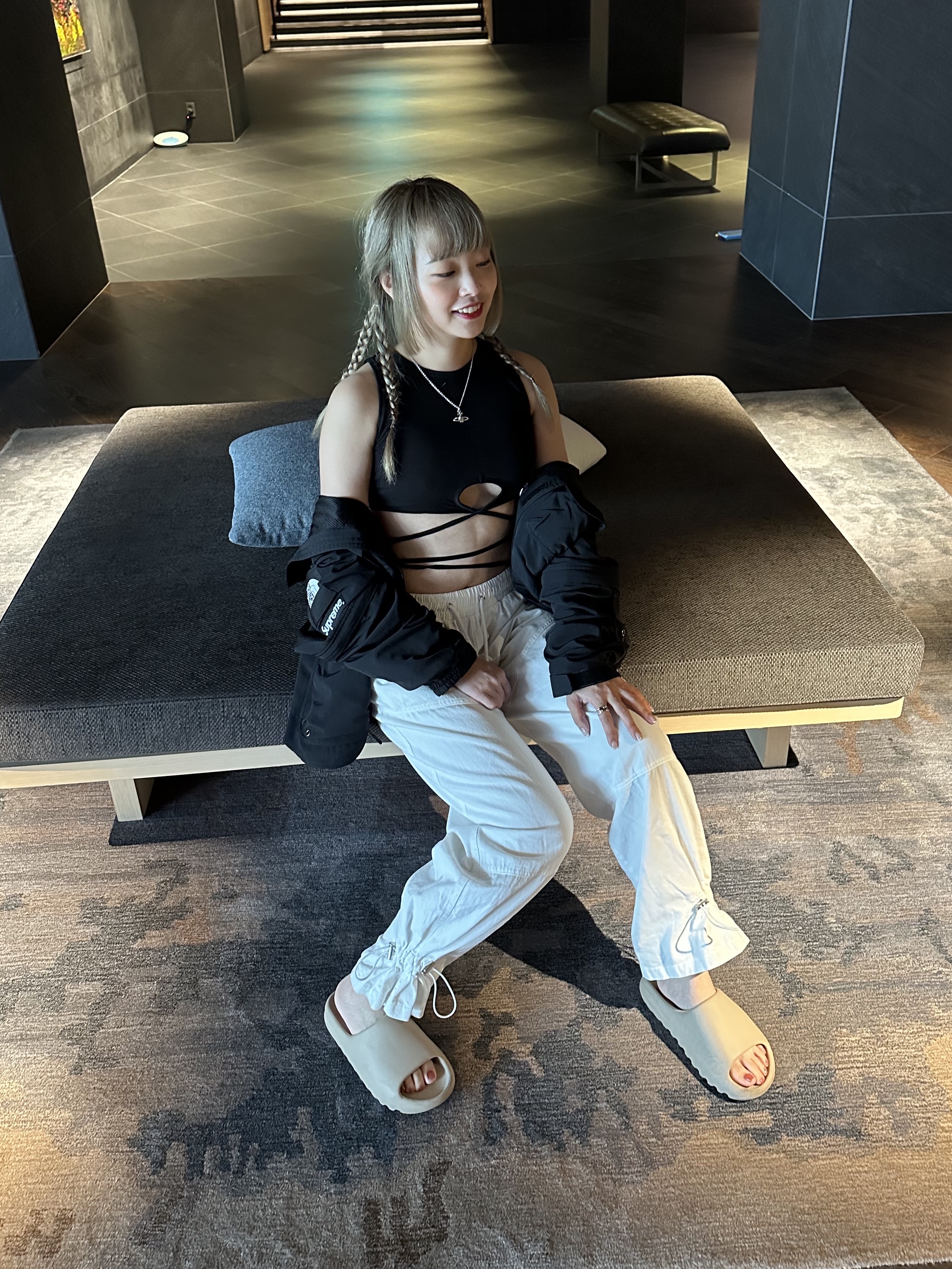 Supreme x The North Face Trekking Convertible Jacket Black - 22SS, Adidas Yeezy Slide Pure - Re-Release Ver. 착용 스타일 - 5