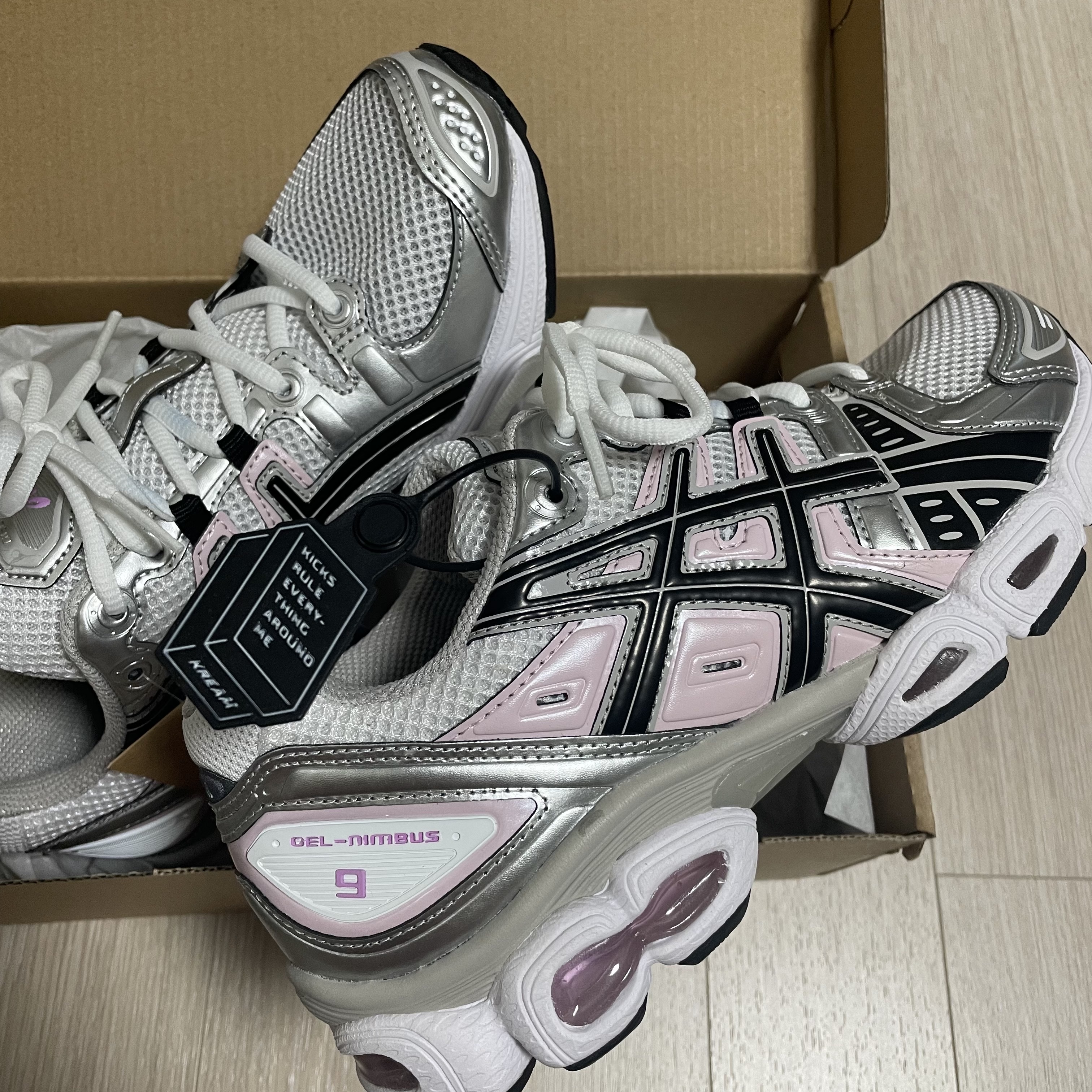 (W) Asics Gel-Nimbus 9 White Black 착용 스타일
