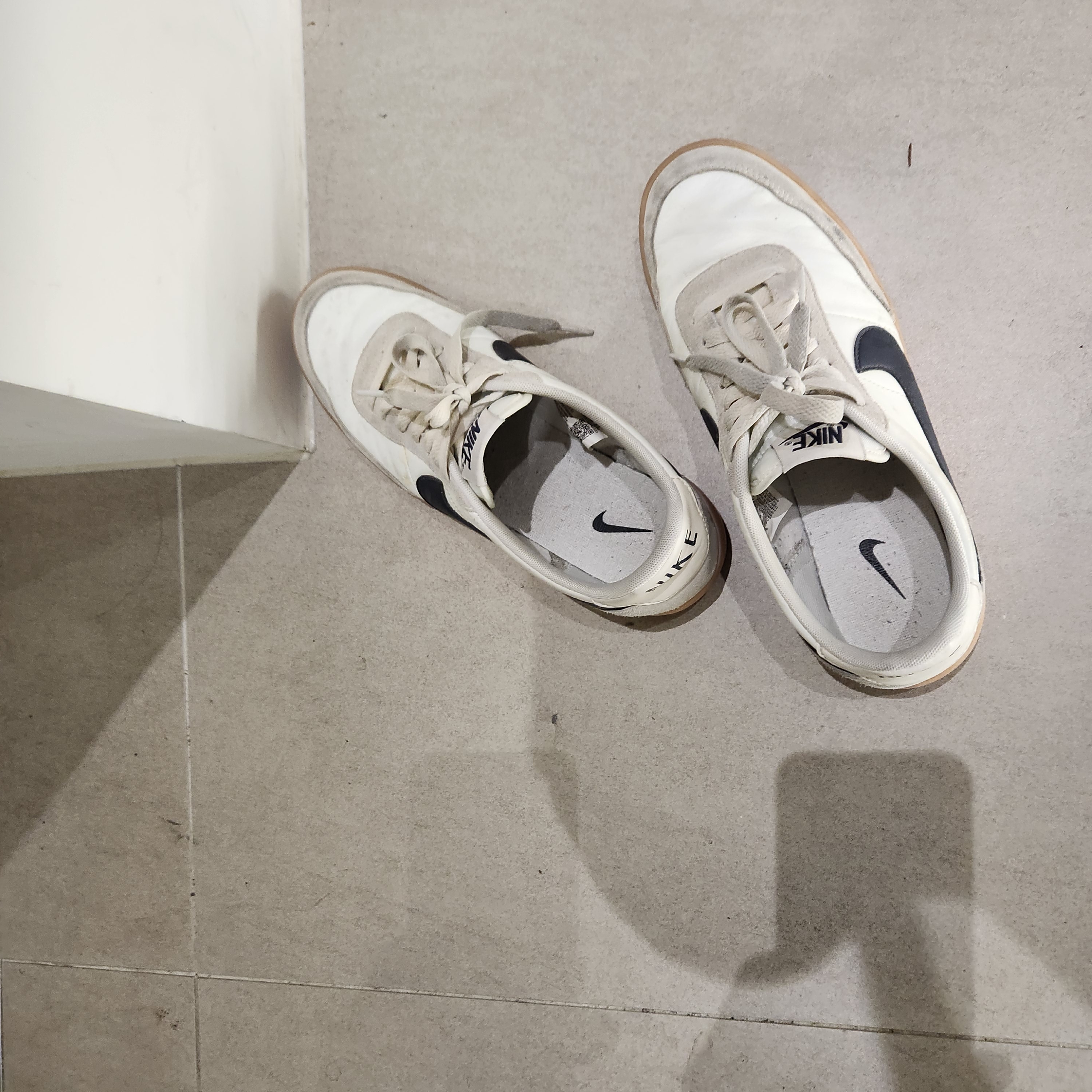 Nike Killshot 2 Leather Sail Oil Grey Gum 착용 스타일
