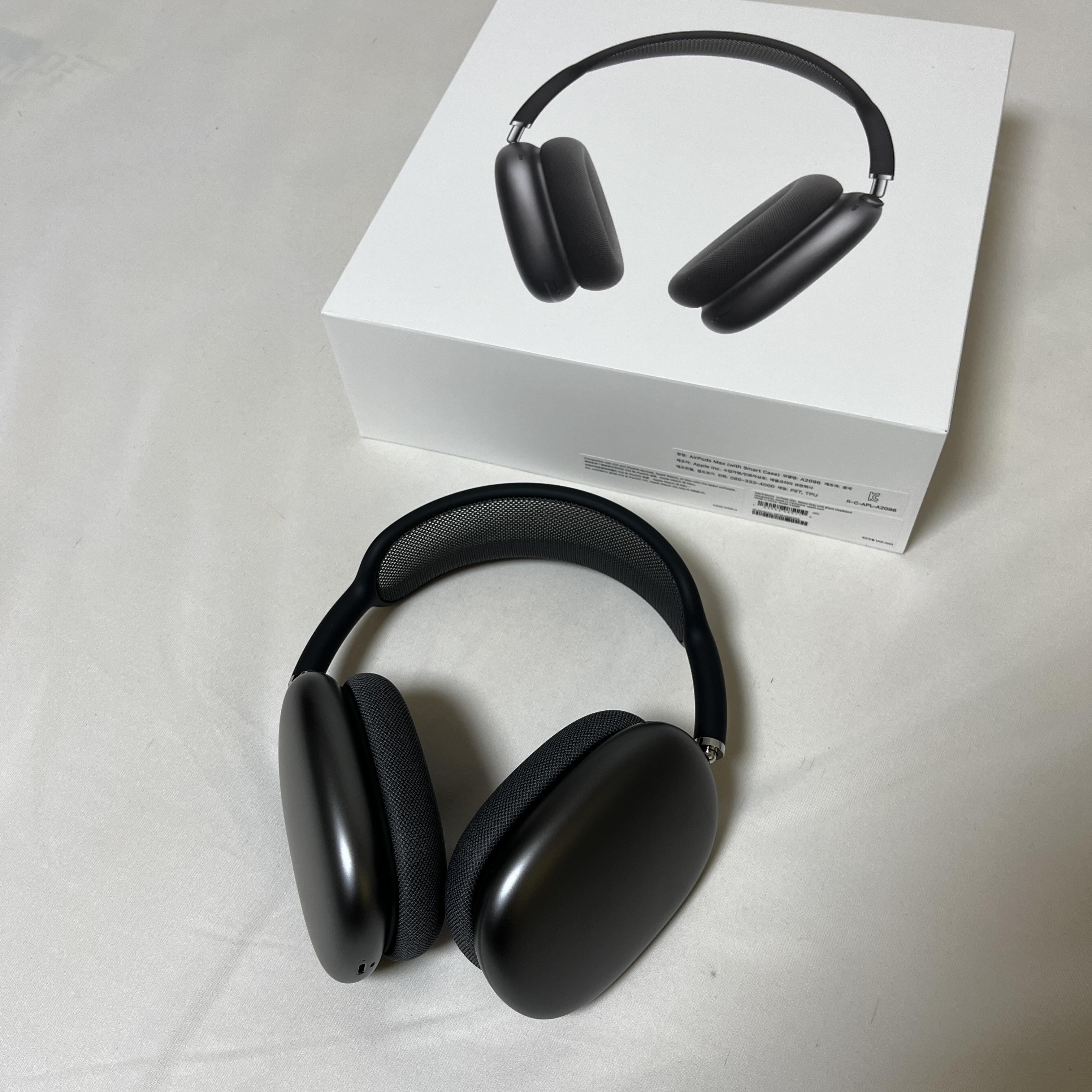 Apple AirPods Max Lightning Space Gray (Korean Ver.) 착용 스타일