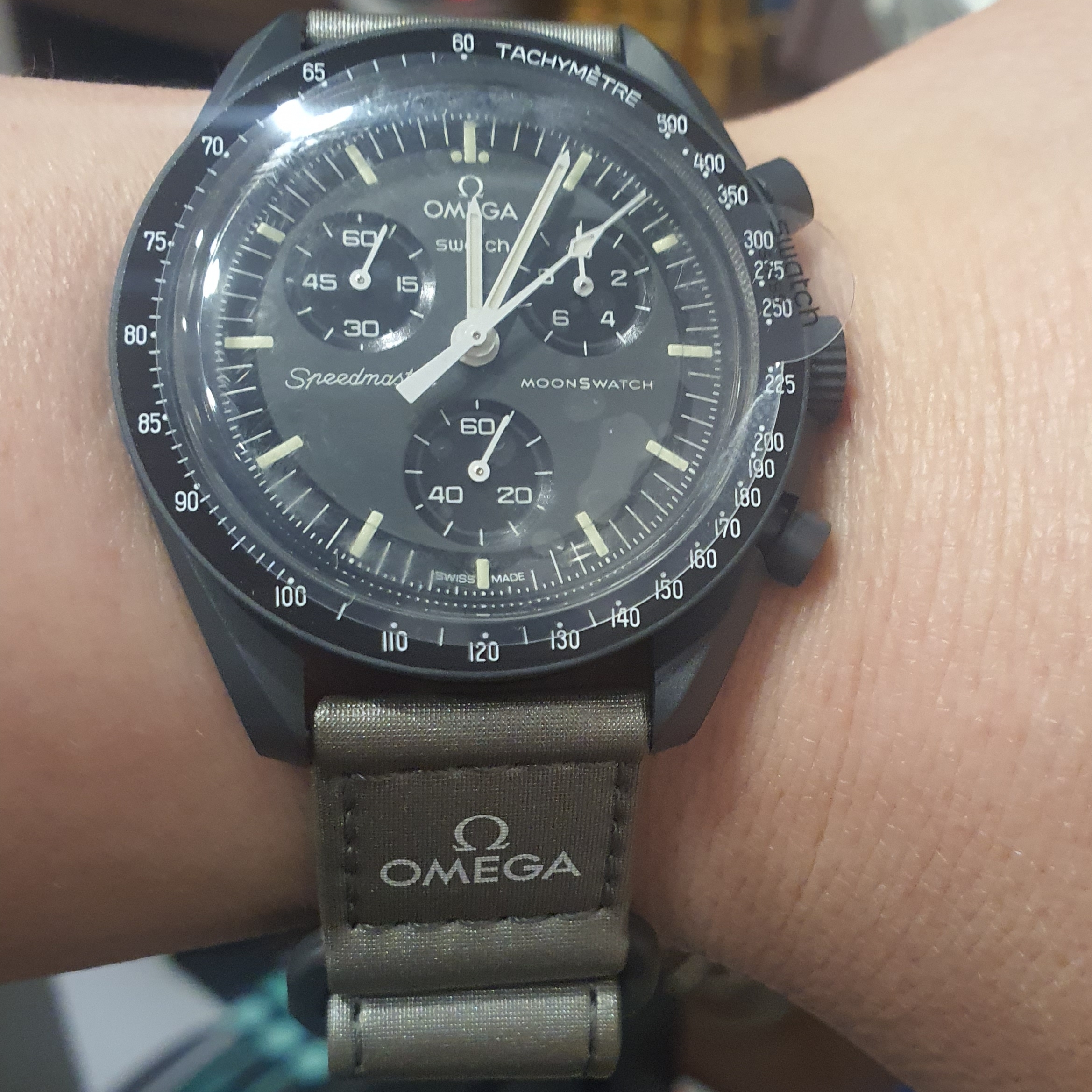 Swatch x Omega Bioceramic MoonSwatch Mission To Mercury 착용 스타일
