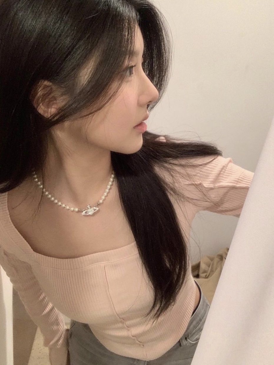 Vivienne Westwood Mini Bas Relief Choker Silver 착용 스타일