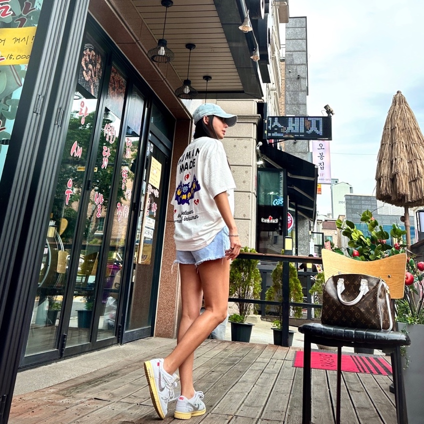 Human Made Uzi Made T-Shirt #1 White, Nike x Off-White Dunk Low The 50 - Lot 1 착용 스타일 - 1