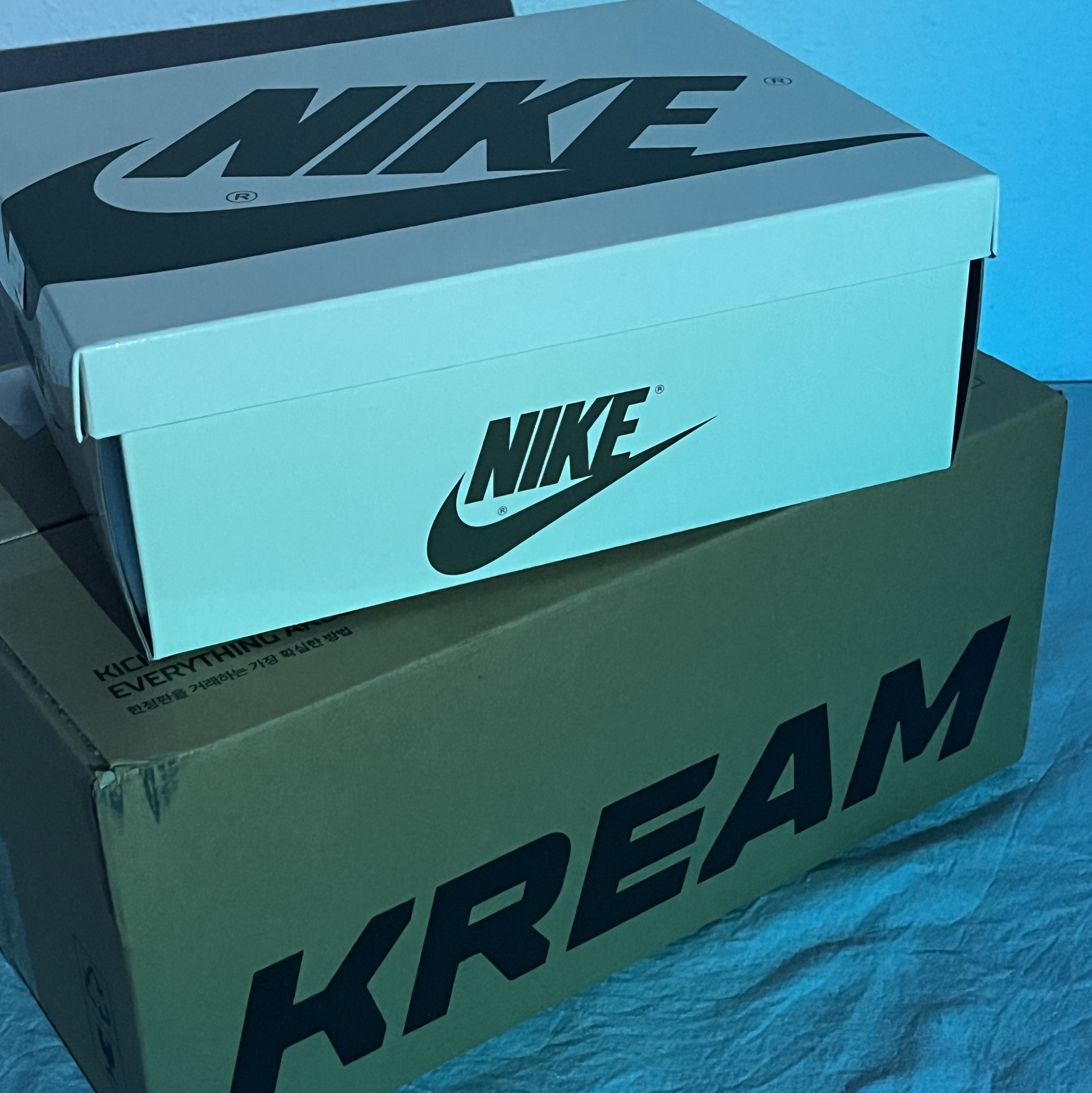 (W) Jordan 1 x Travis Scott Retro Low OG SP Medium Olive 착용 스타일 - 1