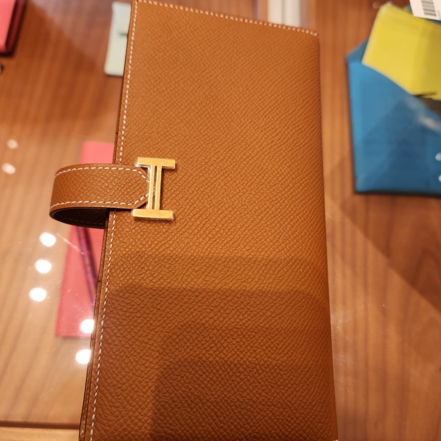 Hermes Bearn Wallet Epsom & Gold 착용 스타일