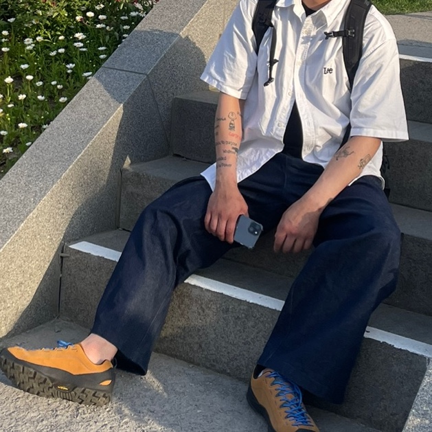 Keen Jasper Suede Sneakers Camel 착용 스타일