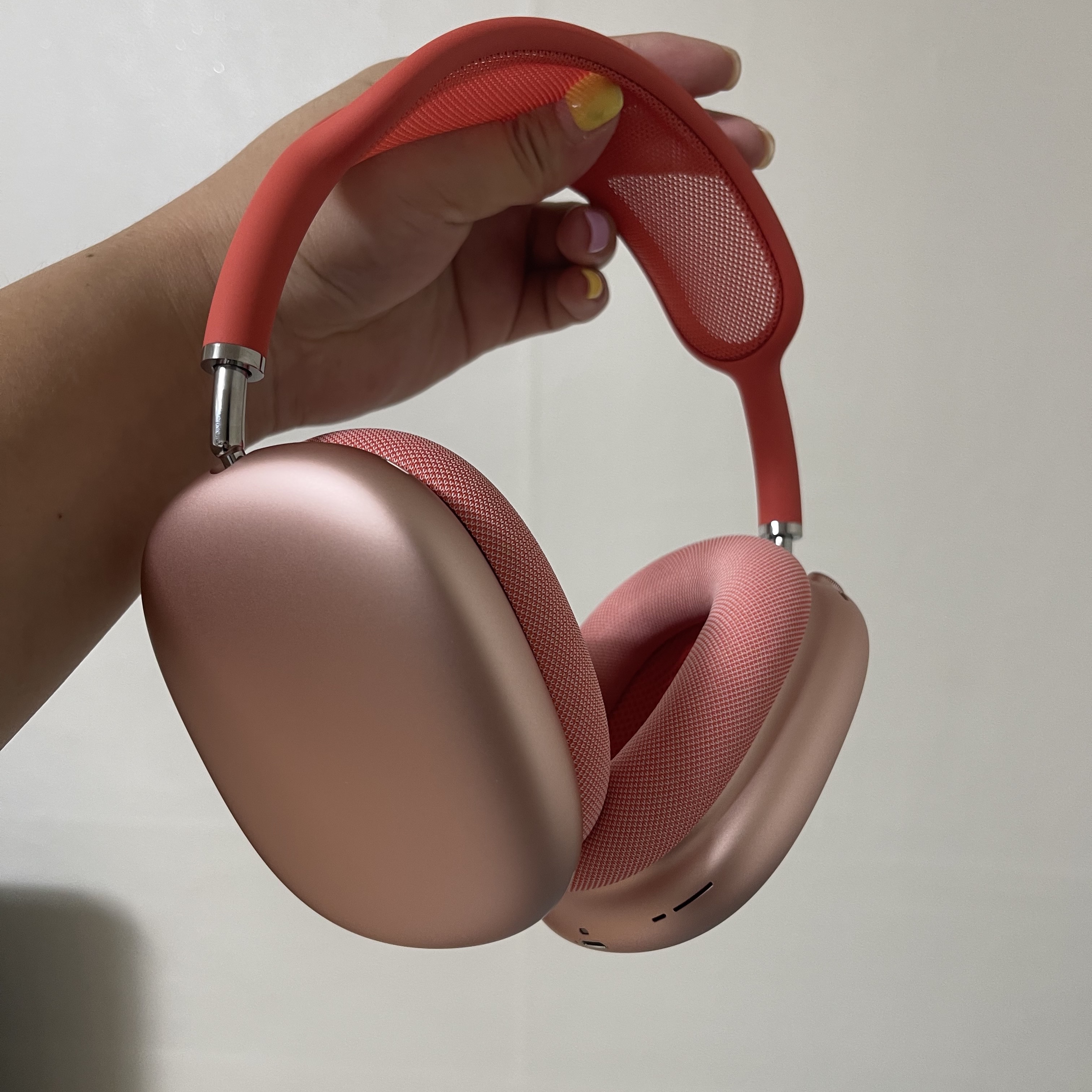 Apple AirPods Max Lightning Pink (Korean Ver.) 착용 스타일