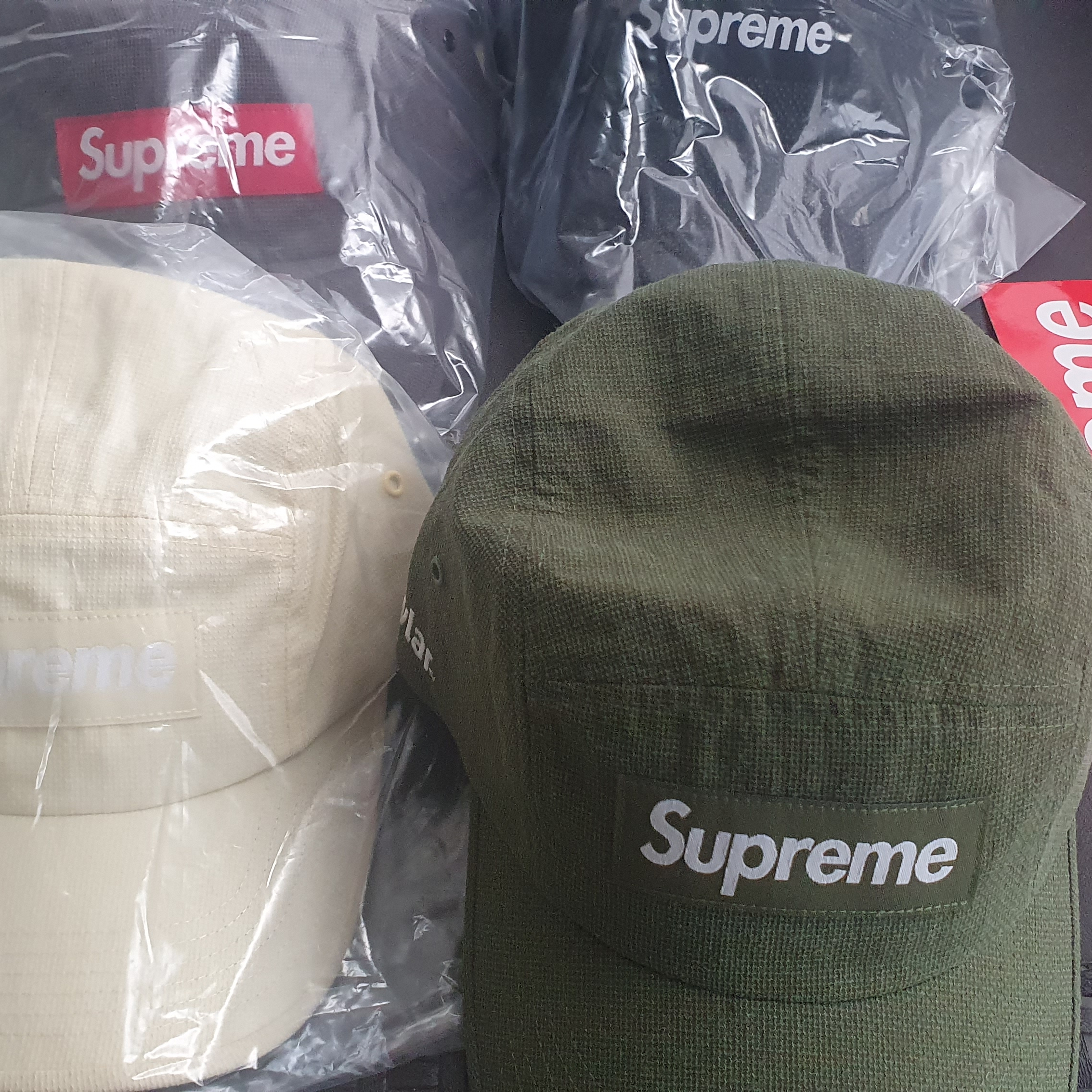 Supreme Kevlar Camp Cap Black - 23SS, Supreme Kevlar Camp Cap Dark Grey - 23SS 착용 스타일