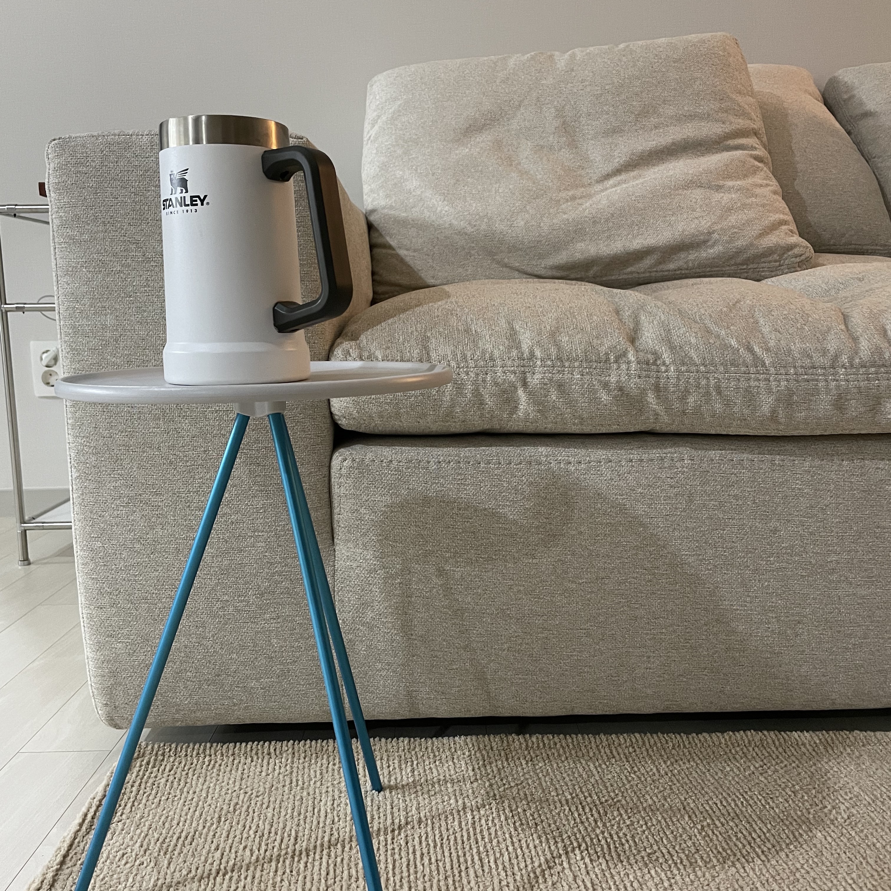 Helinox Side Table S Putty 착용 스타일