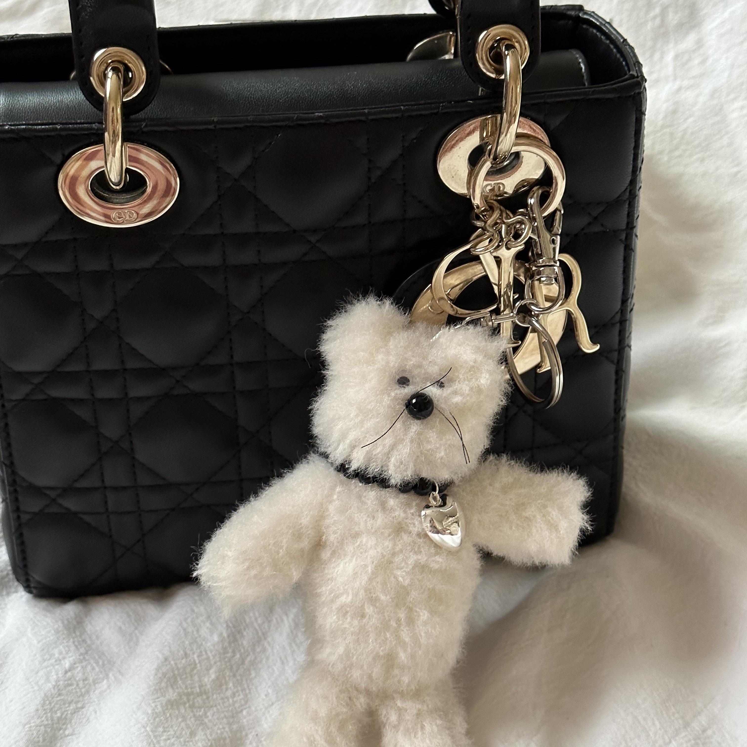 [KREAM 단독] Monamhee Creami Keyring Cream 착용 스타일 - 2