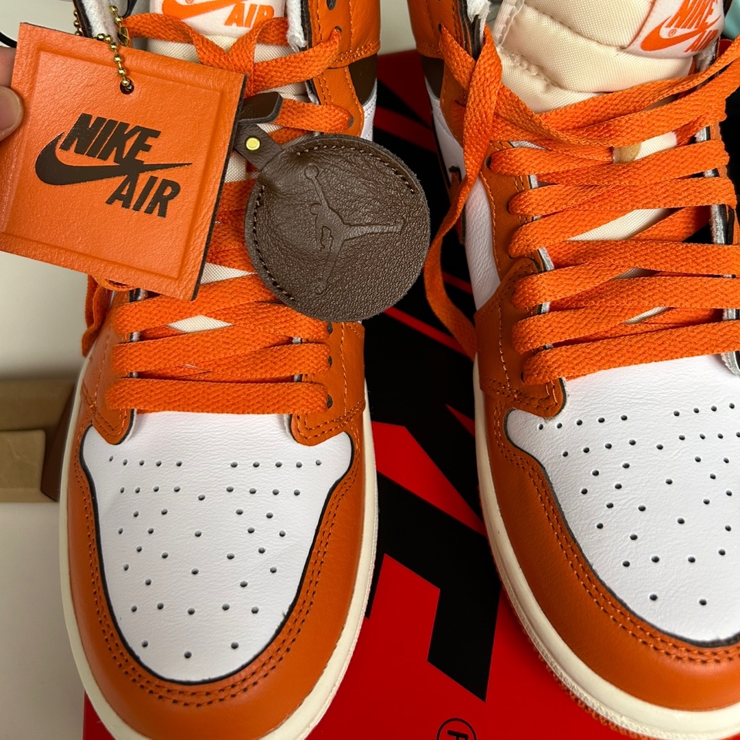 (W) Jordan 1 Retro High OG Starfish 착용 스타일