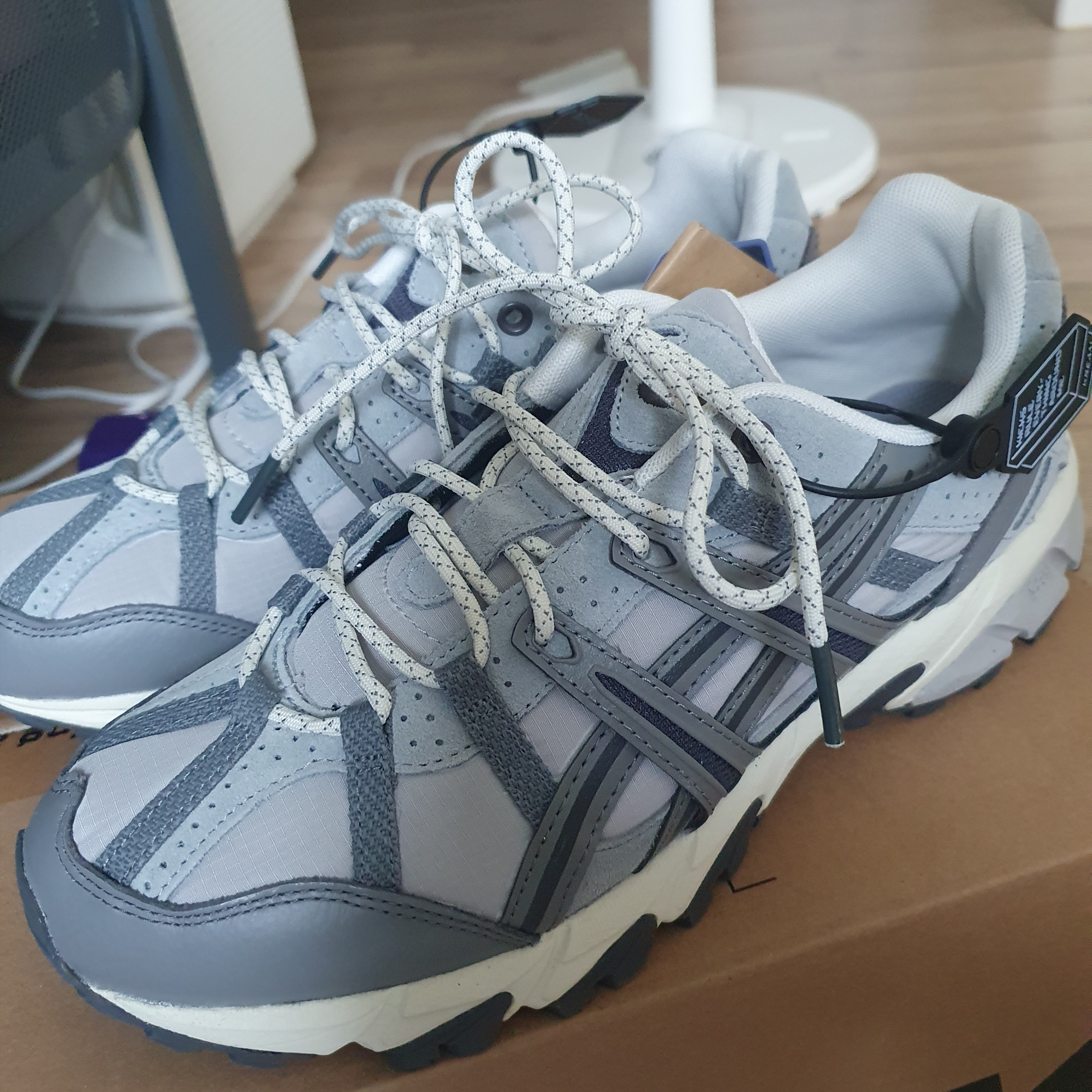 Asics Gel-Sonoma 15-50 Oyster Grey Clay Grey 착용 스타일