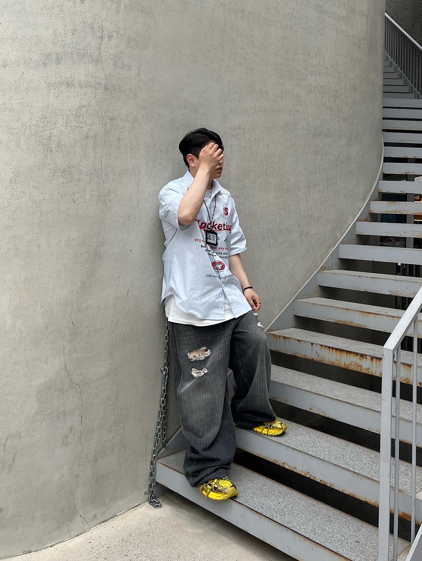 Balenciaga 3XL Sneakers Yellow Black 착용 스타일 - 1