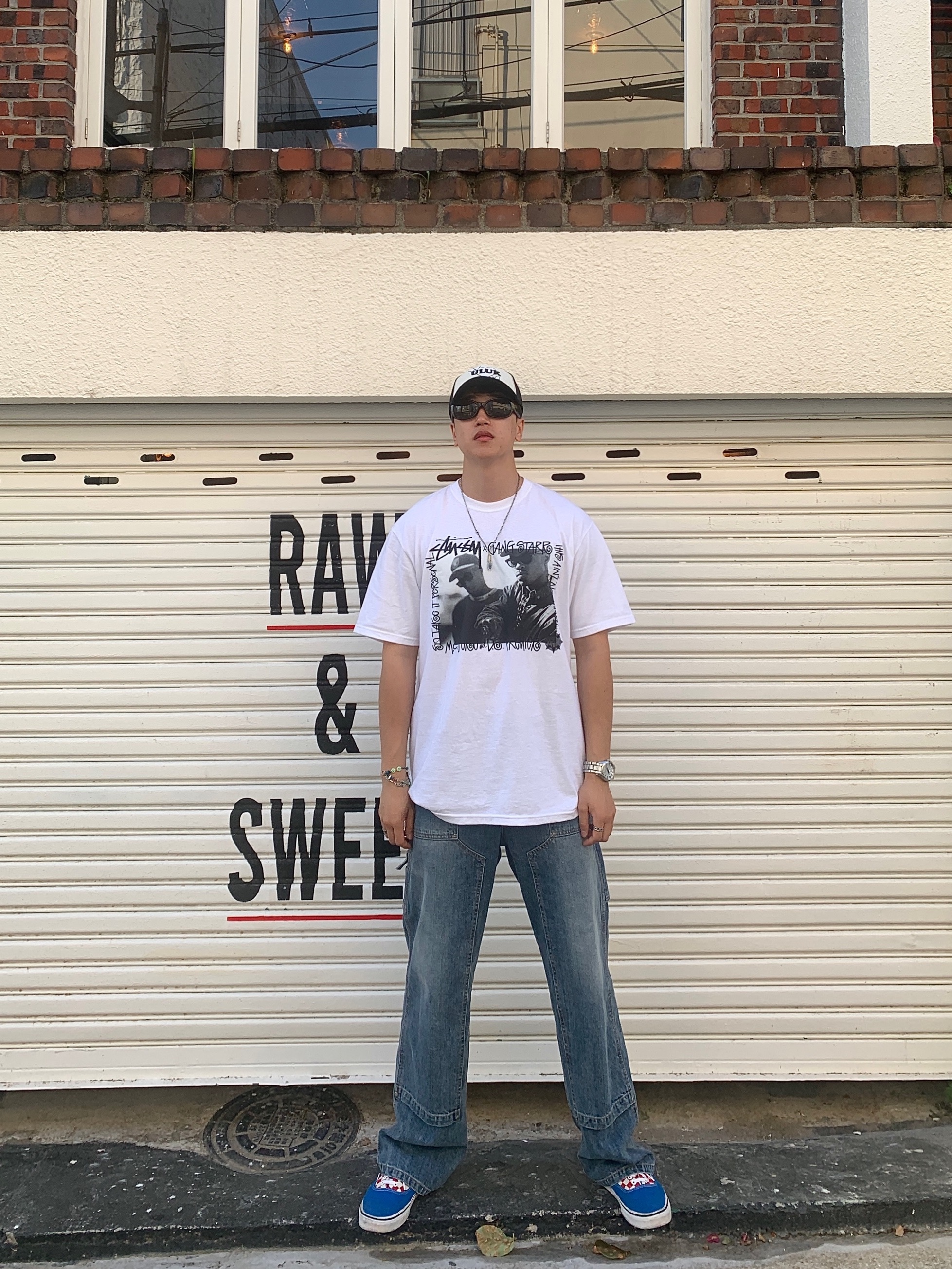 Stussy x Gang Starr Take It Personal T-Shirt White 착용 스타일 - 3
