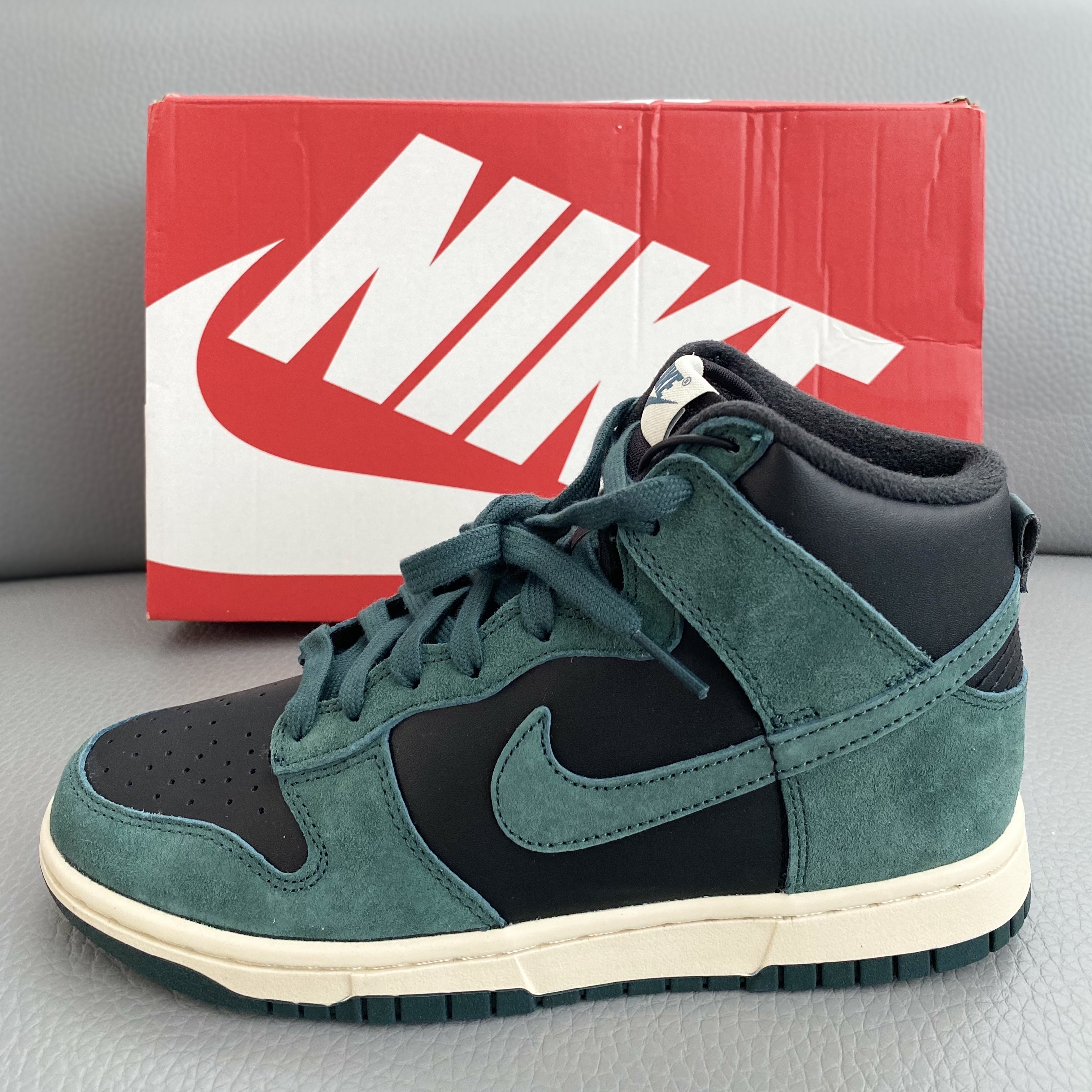 Nike Dunk High Retro PRM Faded Spruce 착용 스타일