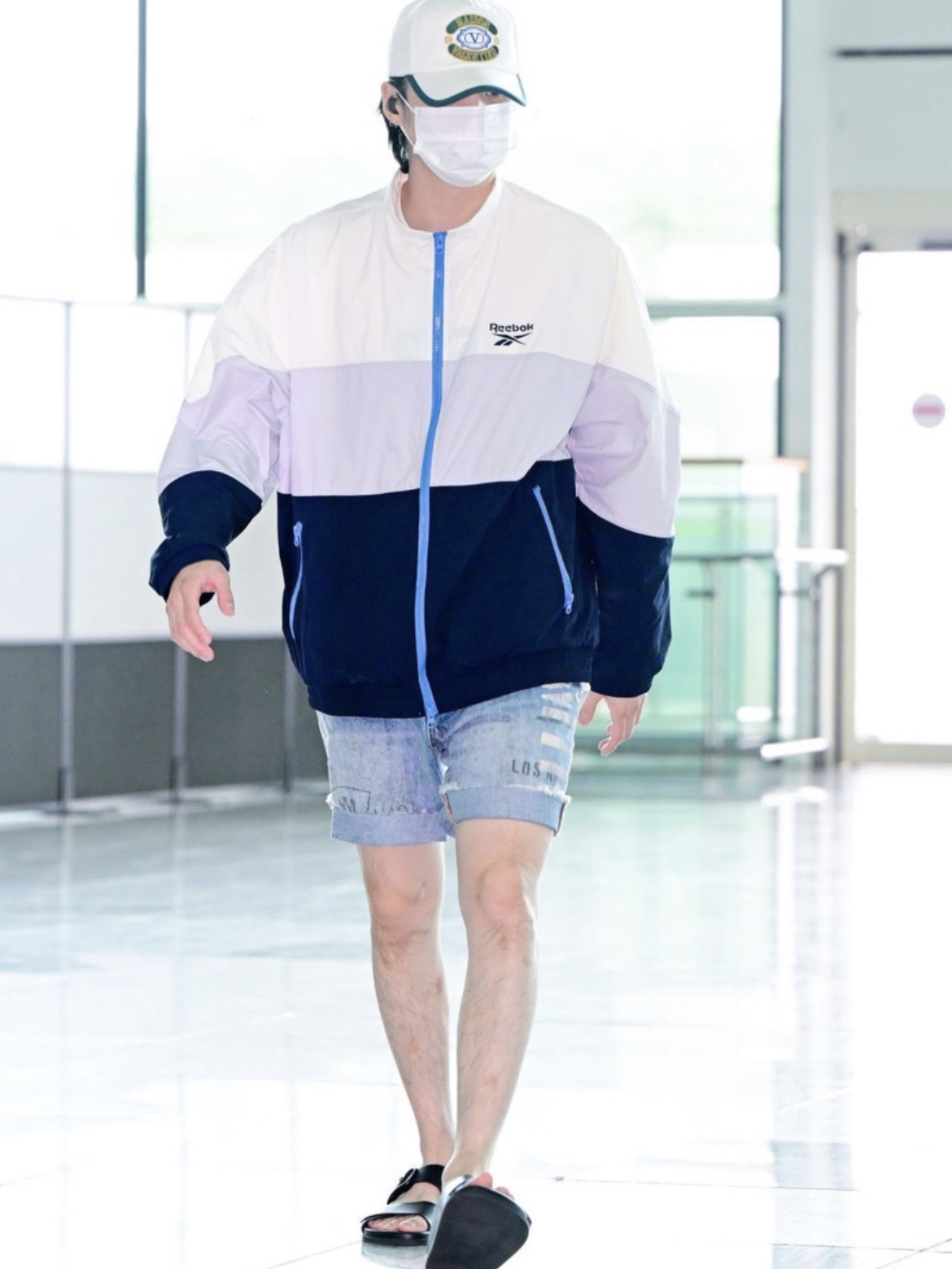 Reebok The Roundup: No Way Out Windbreaker White 착용 스타일