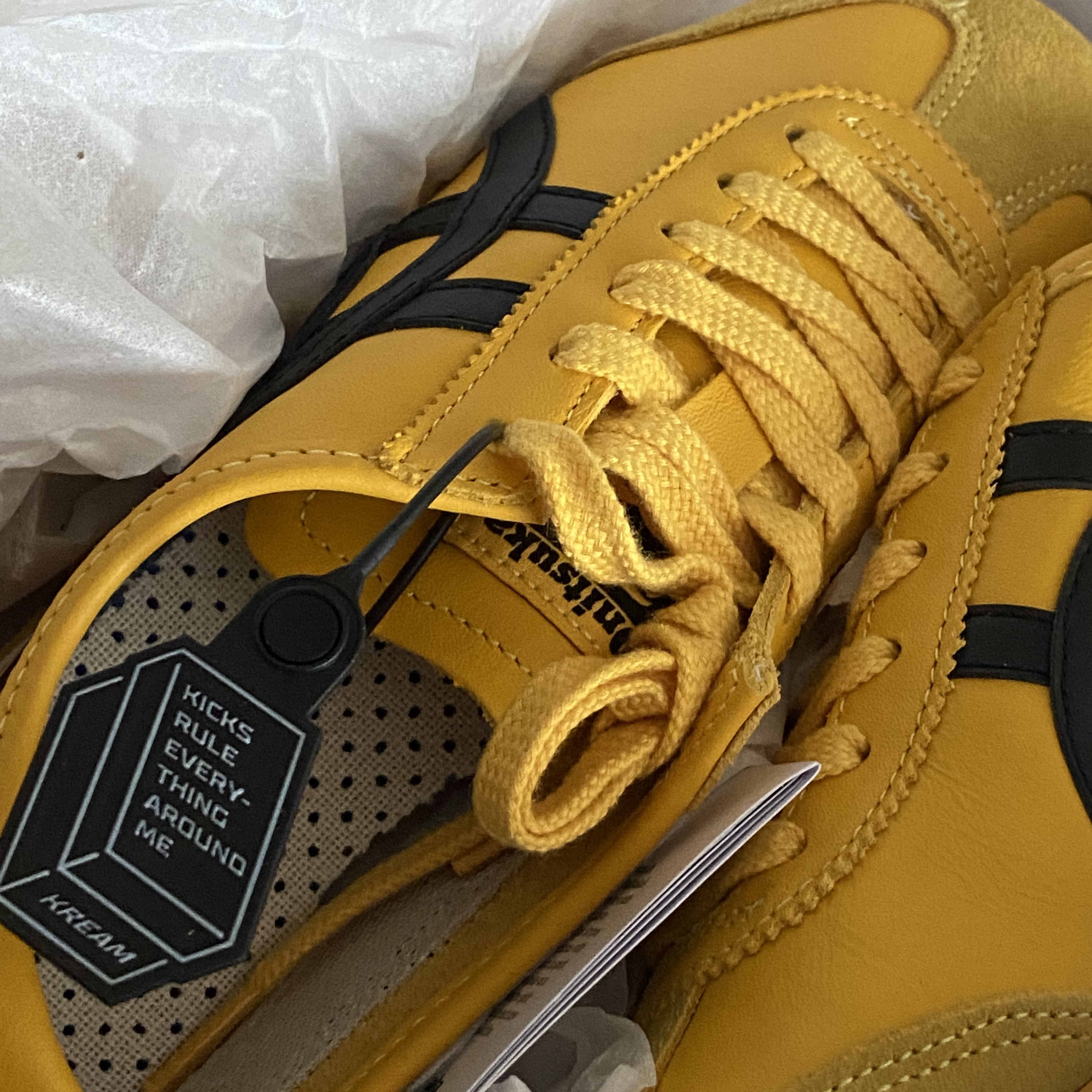Onitsuka Tiger Mexico 66 Yellow Black 착용 스타일
