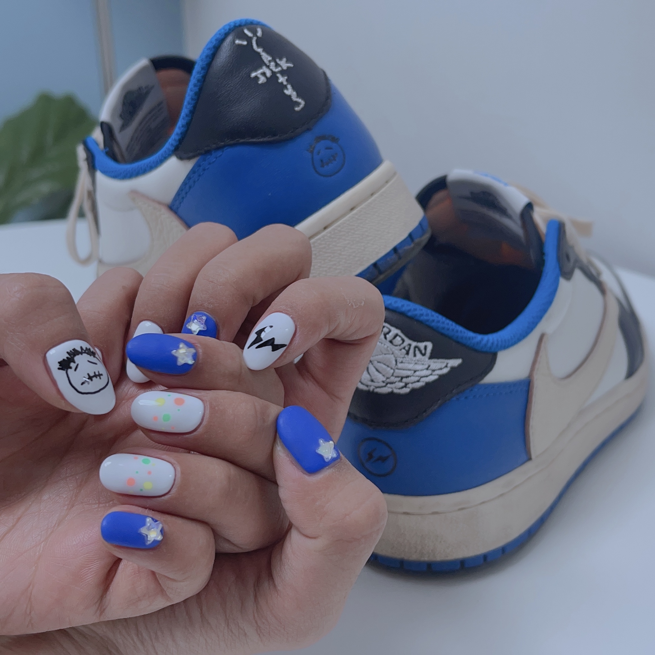 Jordan 1 x Travis Scott x Fragment Retro Low OG SP Military Blue 착용 스타일