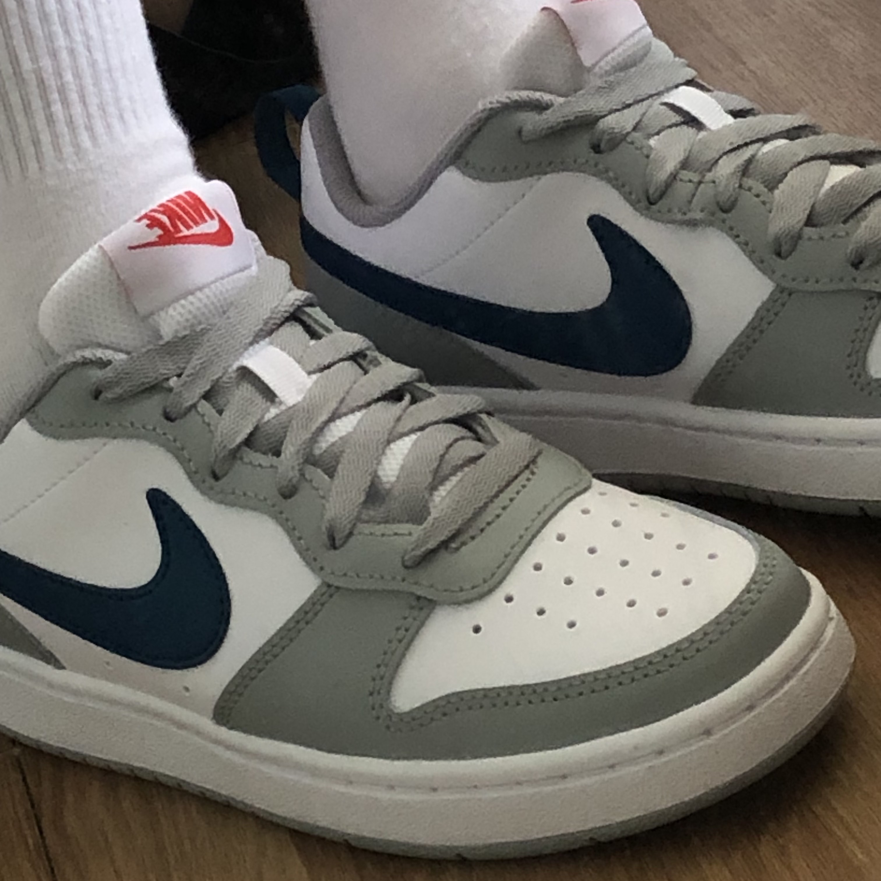 (GS) Nike Court Borough Low 2 Light Smoke Grey 착용 스타일