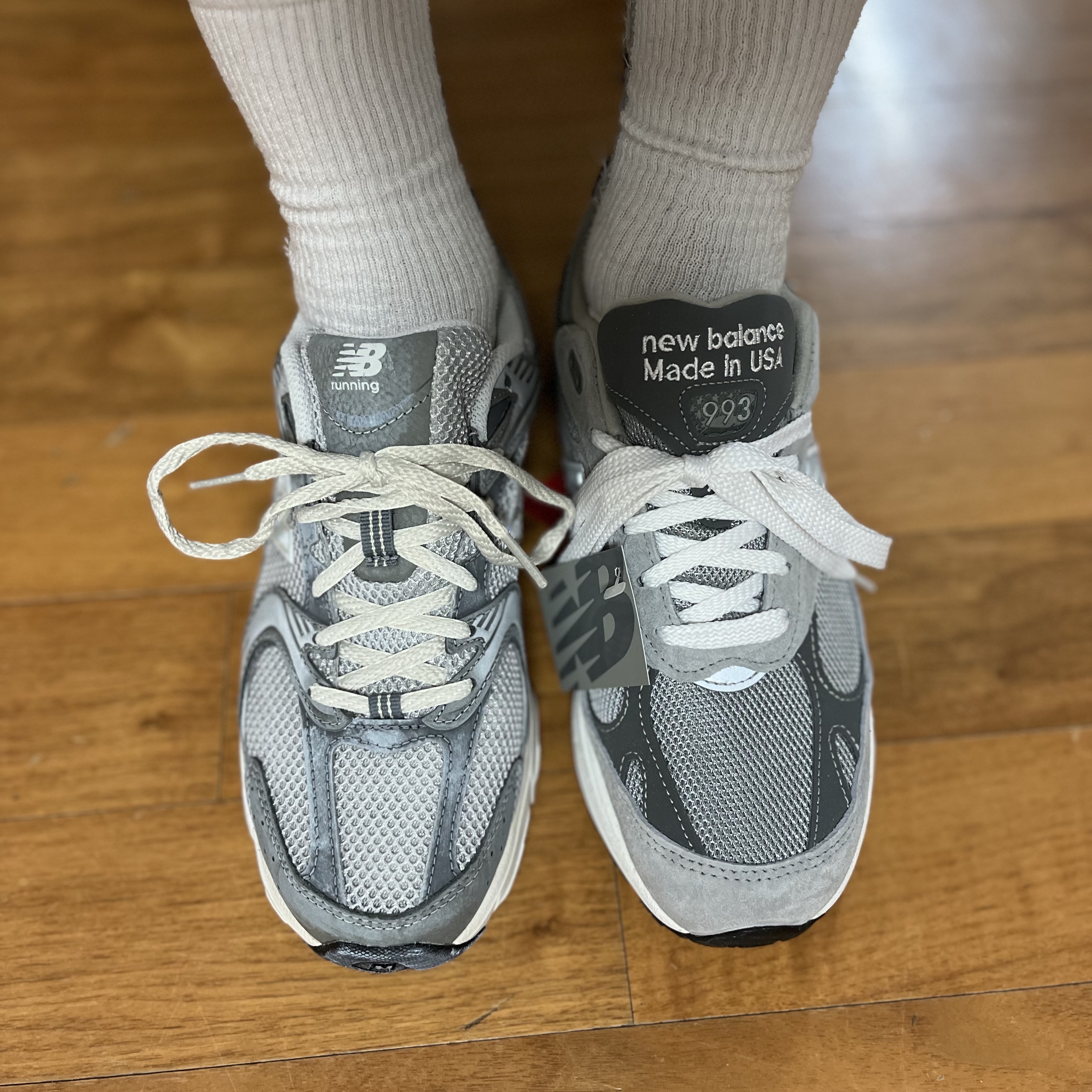 New Balance 530 Premium Vintage Grey Matter 착용 스타일