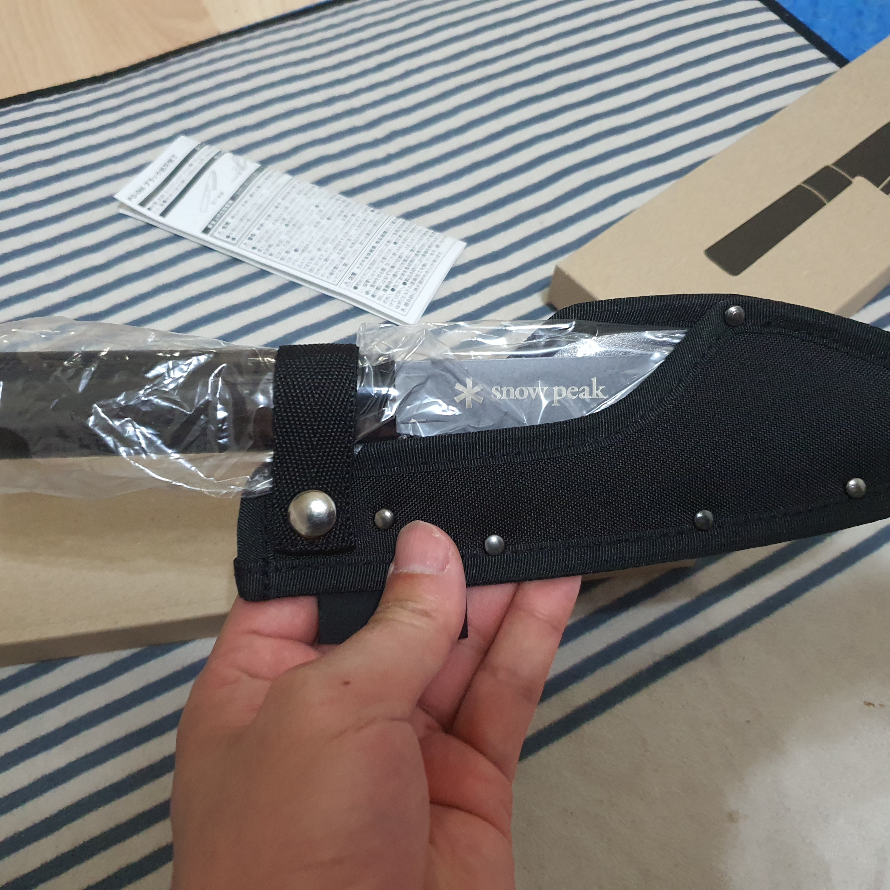 Snow Peak Black Deba Knife 착용 스타일 - 1