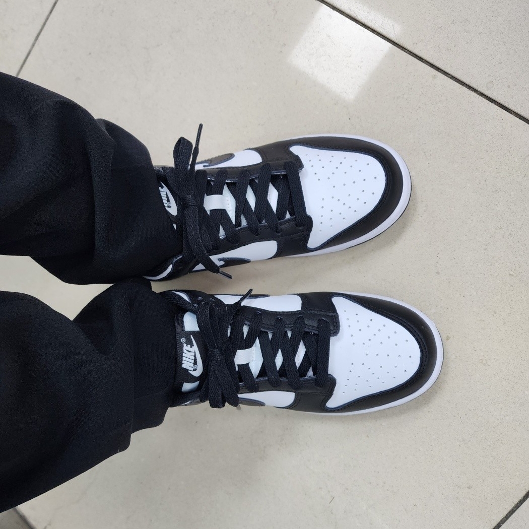 (GS) Nike Dunk Low Black 착용 스타일 - 1