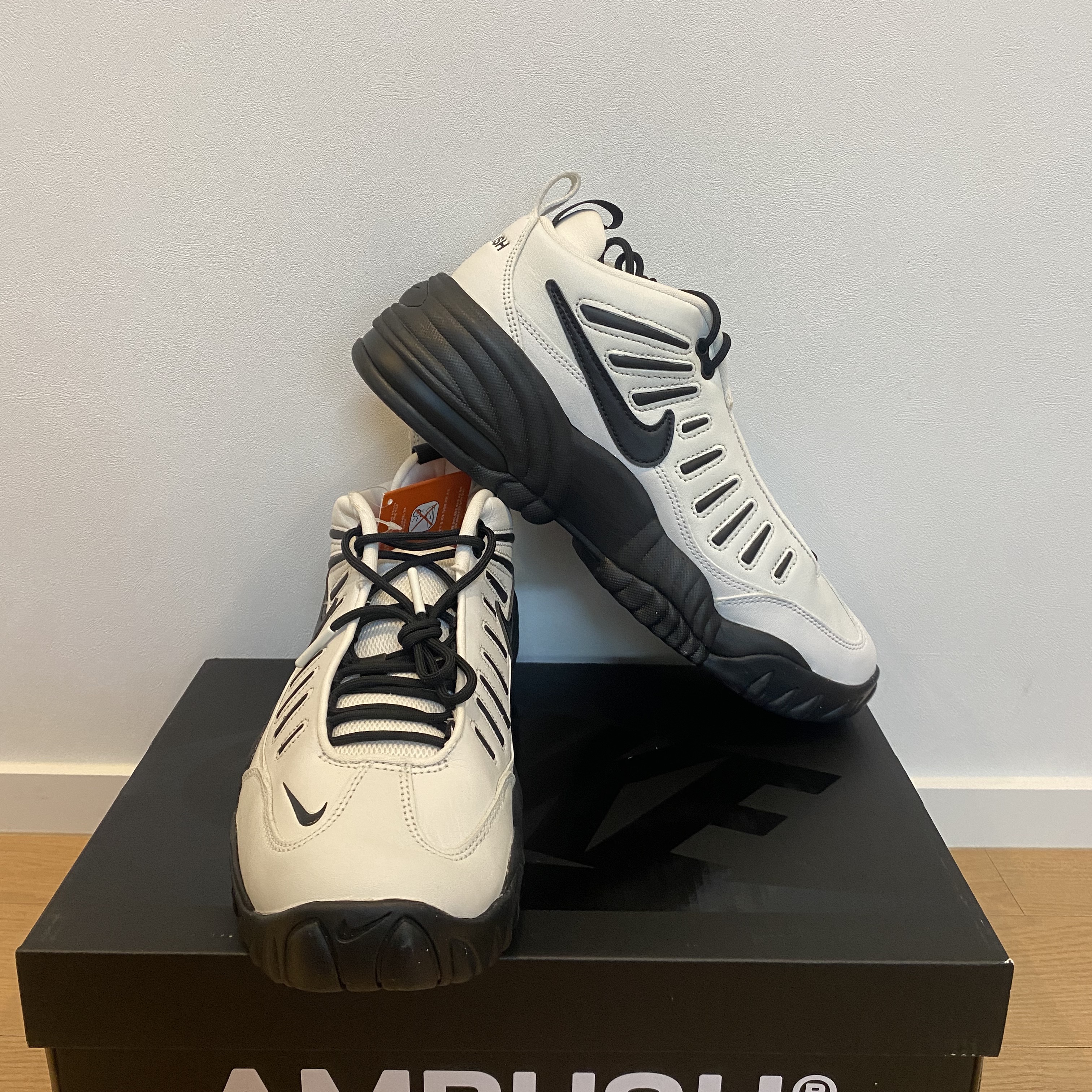 Nike x Ambush Air Adjust Force SP Summit White and Black 착용 스타일 - 4