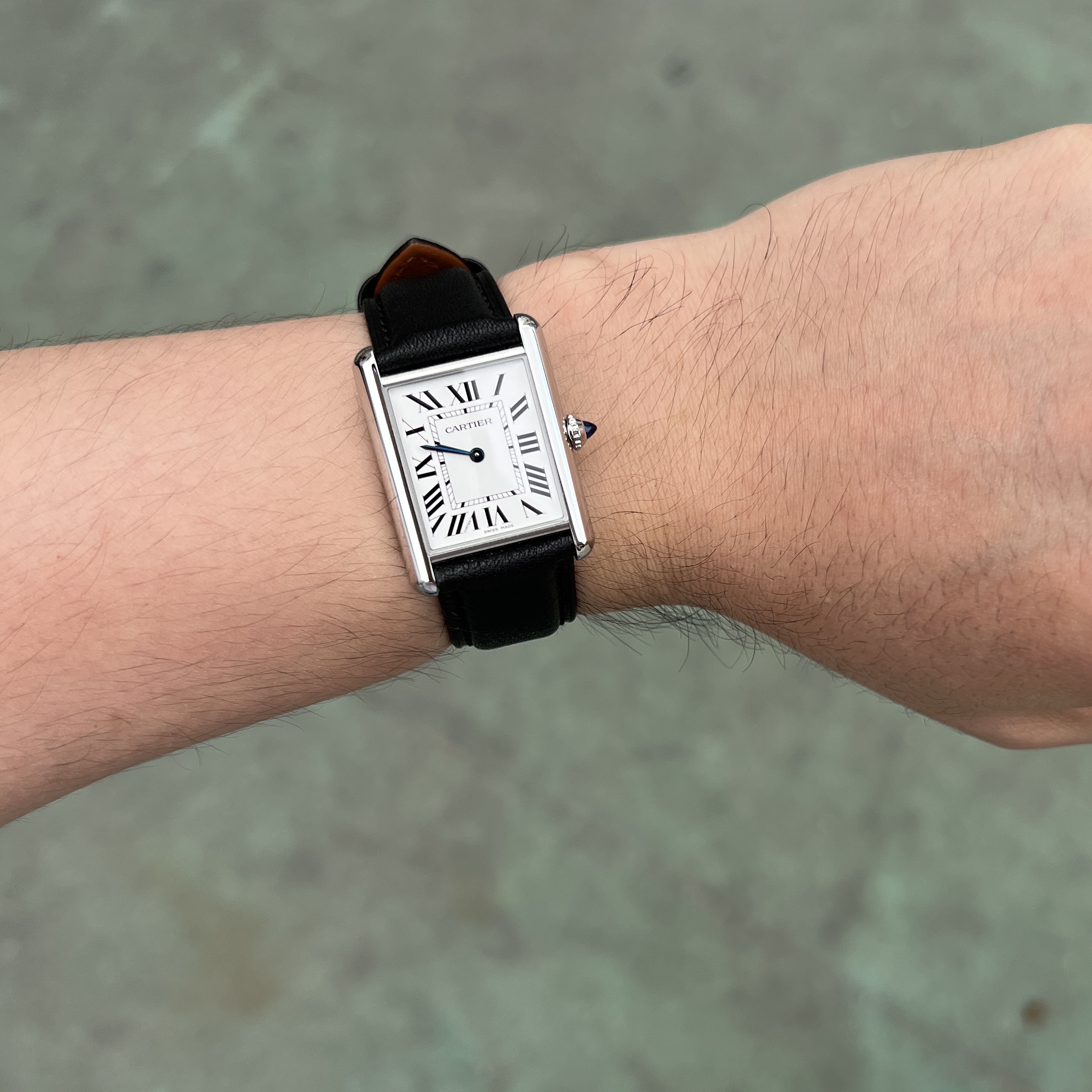 Cartier Tank Must Watch Large Quartz Steel Bracelet Steel 착용 스타일