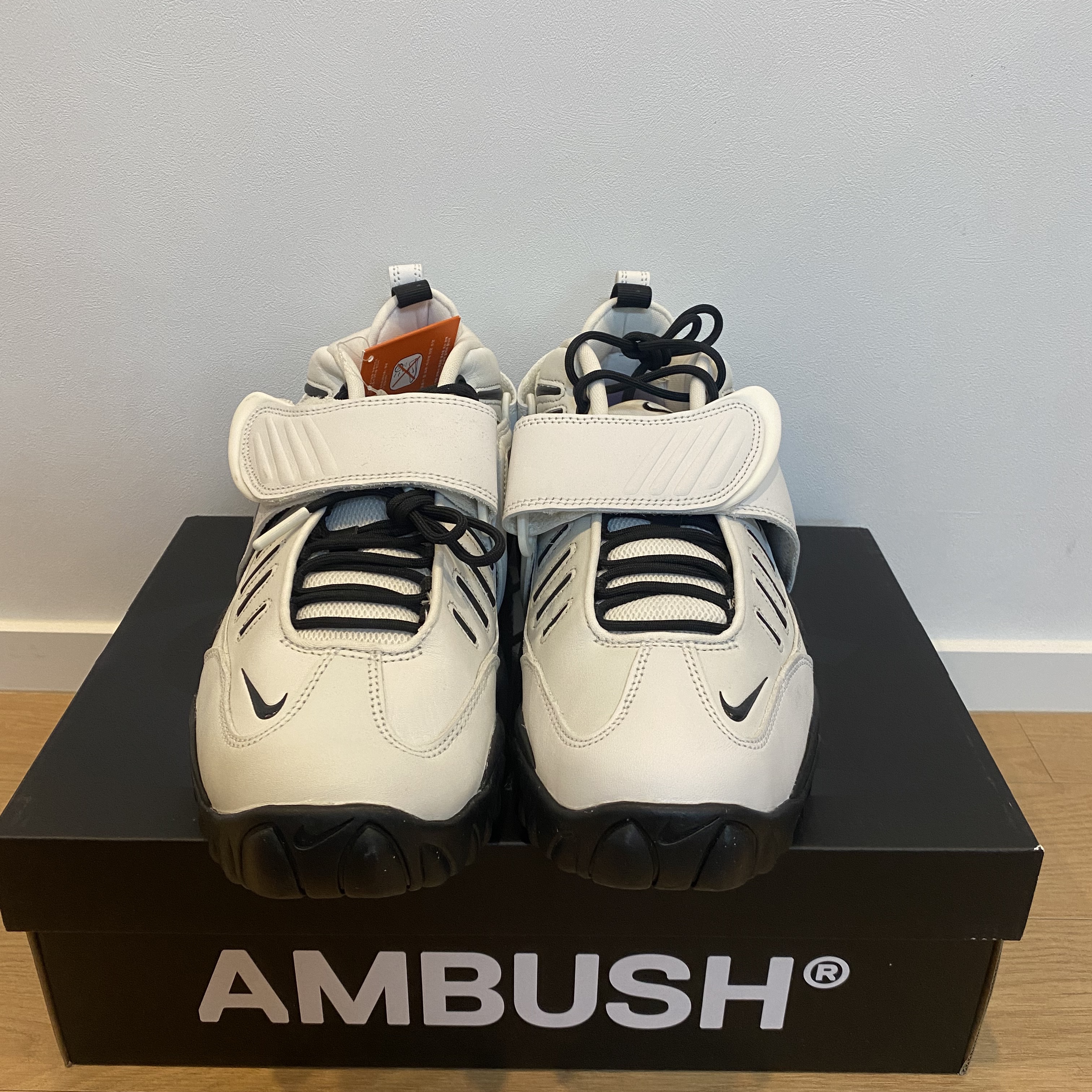 Nike x Ambush Air Adjust Force SP Summit White and Black 착용 스타일 - 1