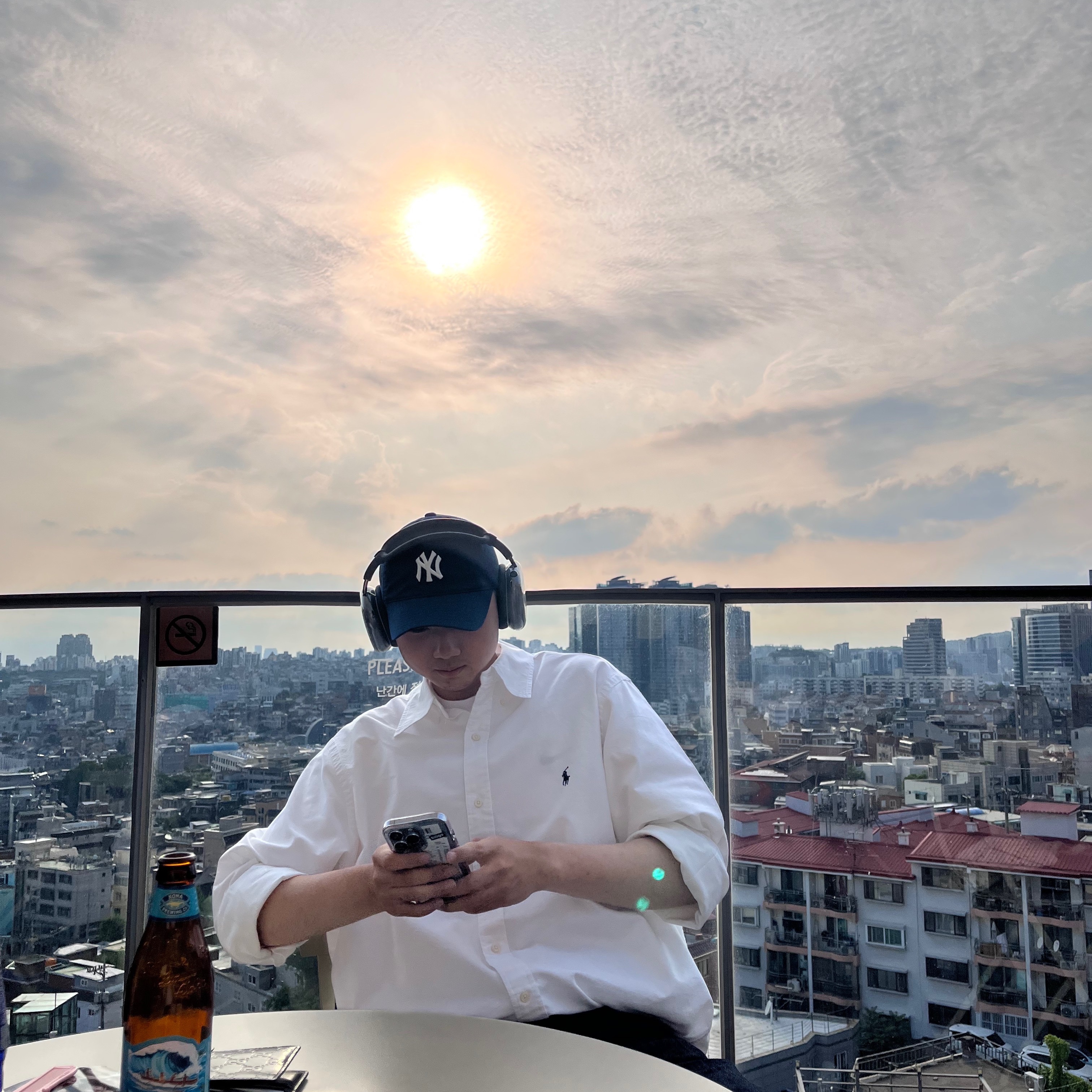 [30% 적립] Polo Ralph Lauren Classic Fit Garment Dyed Oxford Shirt White, Apple AirPods Max Lightning Space Gray (Korean Ver.) 착용 스타일 - 1
