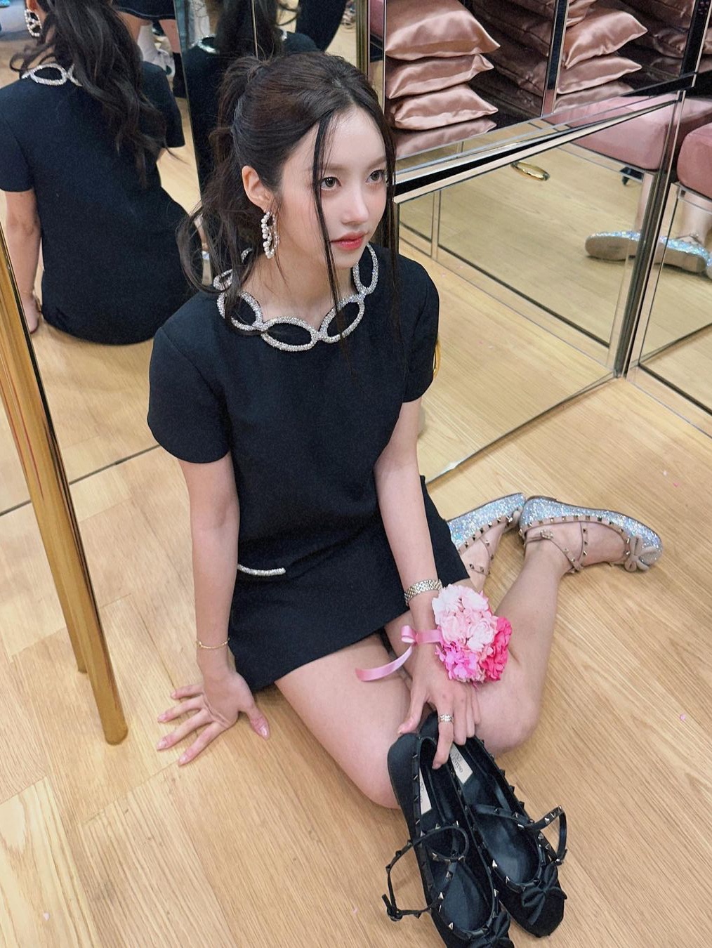 (W) Valentino Crystals Rockstud Ballerina Crystal 착용 스타일