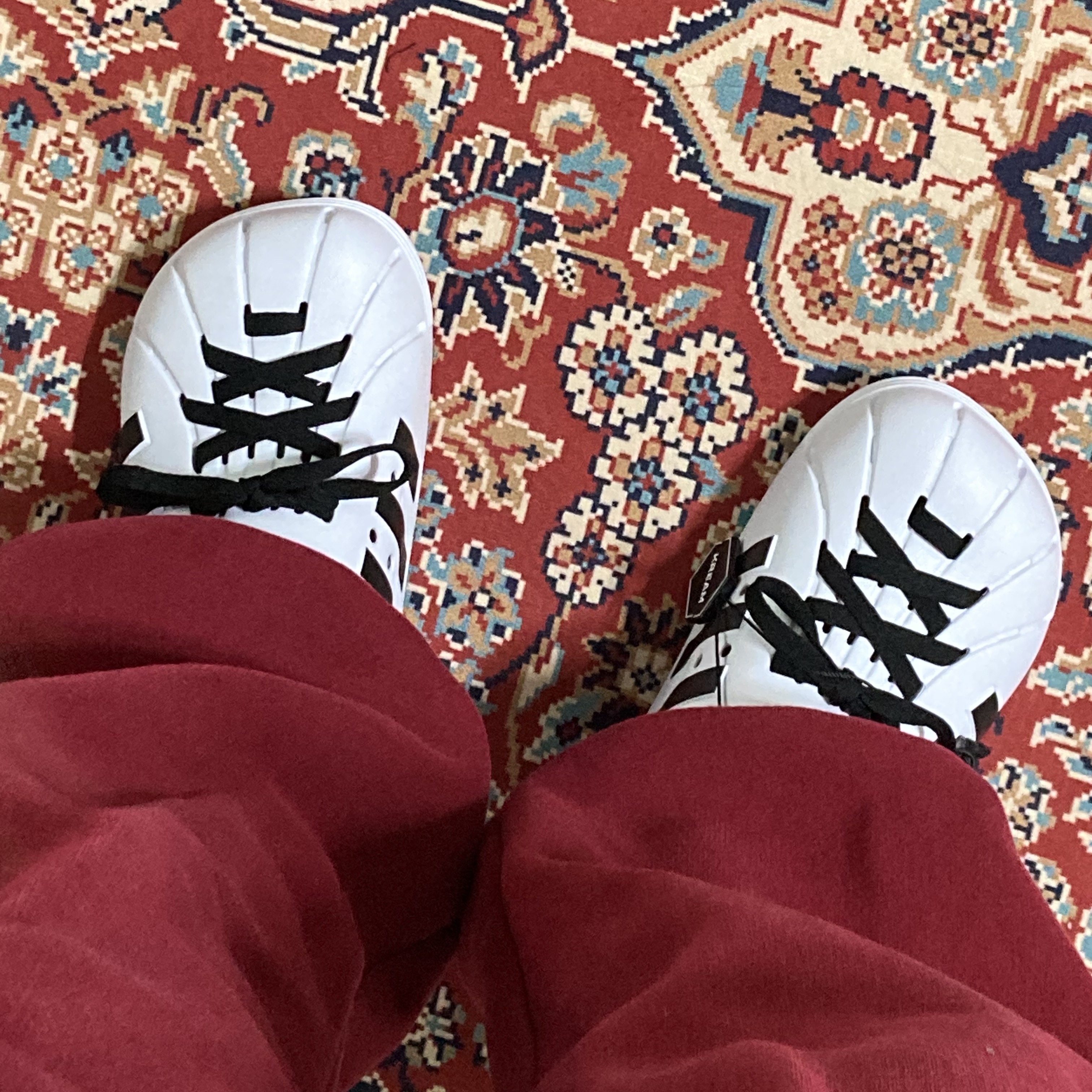 Adidas Adilette Clog White Black 착용 스타일