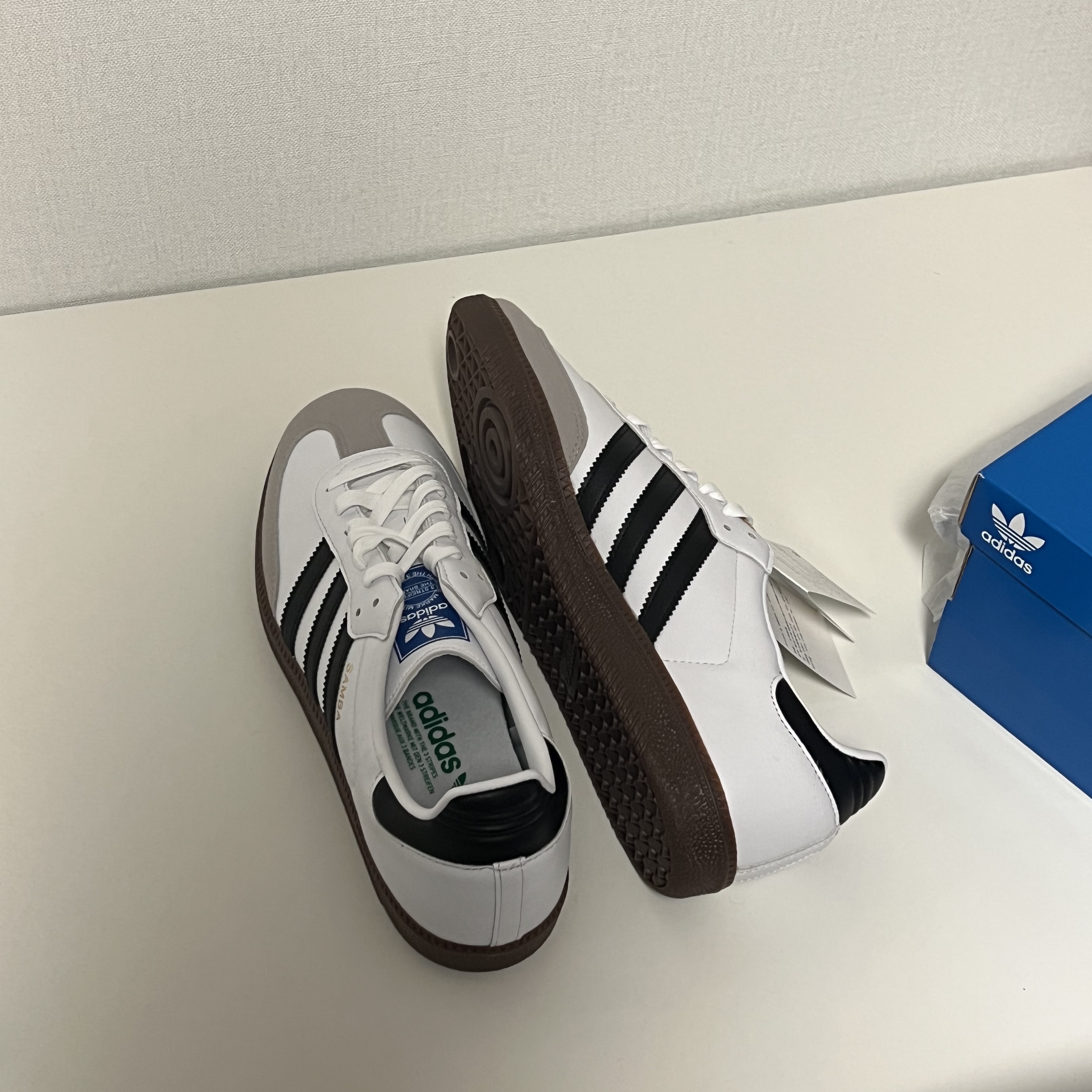 Adidas Samba OG Cloud White 착용 스타일 - 2