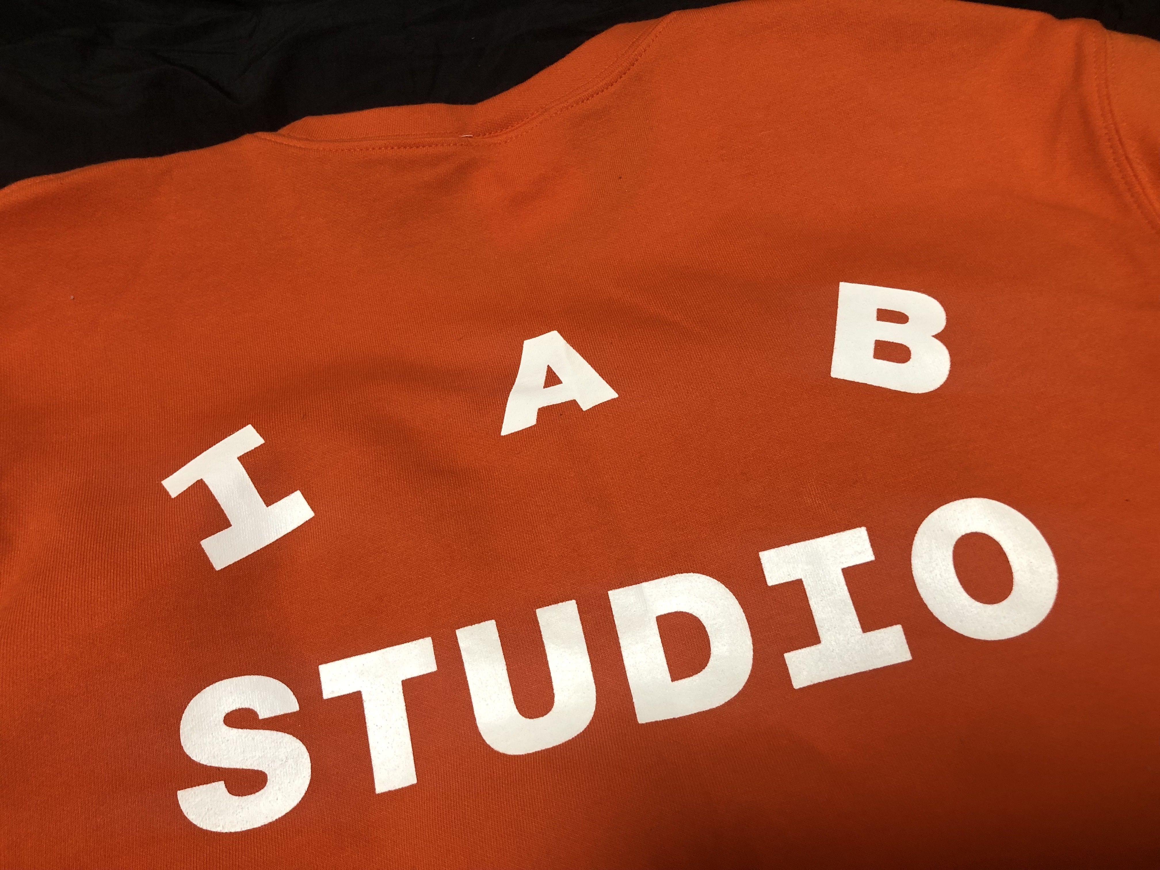 IAB Studio T-Shirt Orange 착용 스타일 - 2
