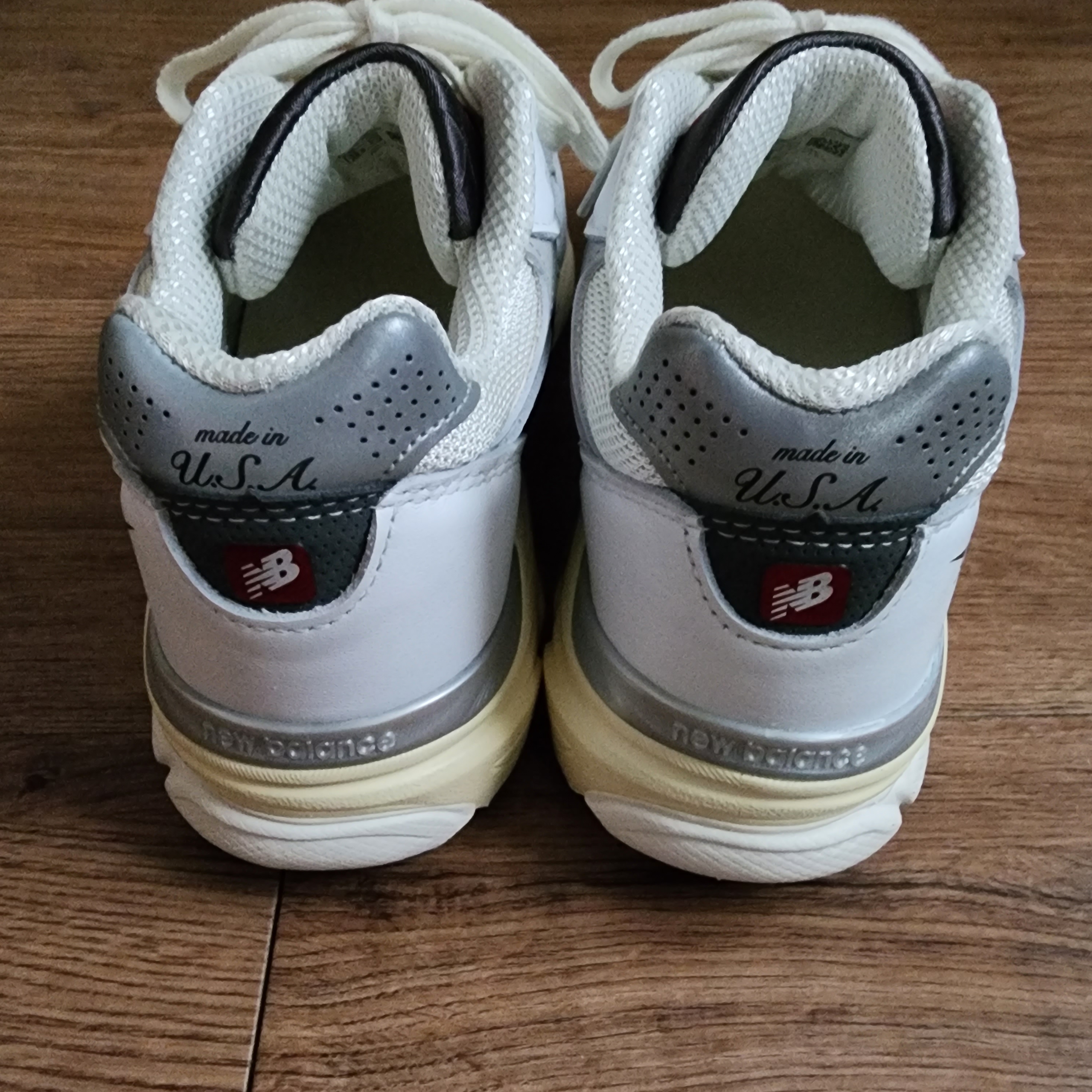 New Balance 990v3 Made in USA Sea Salt 착용 스타일 - 3